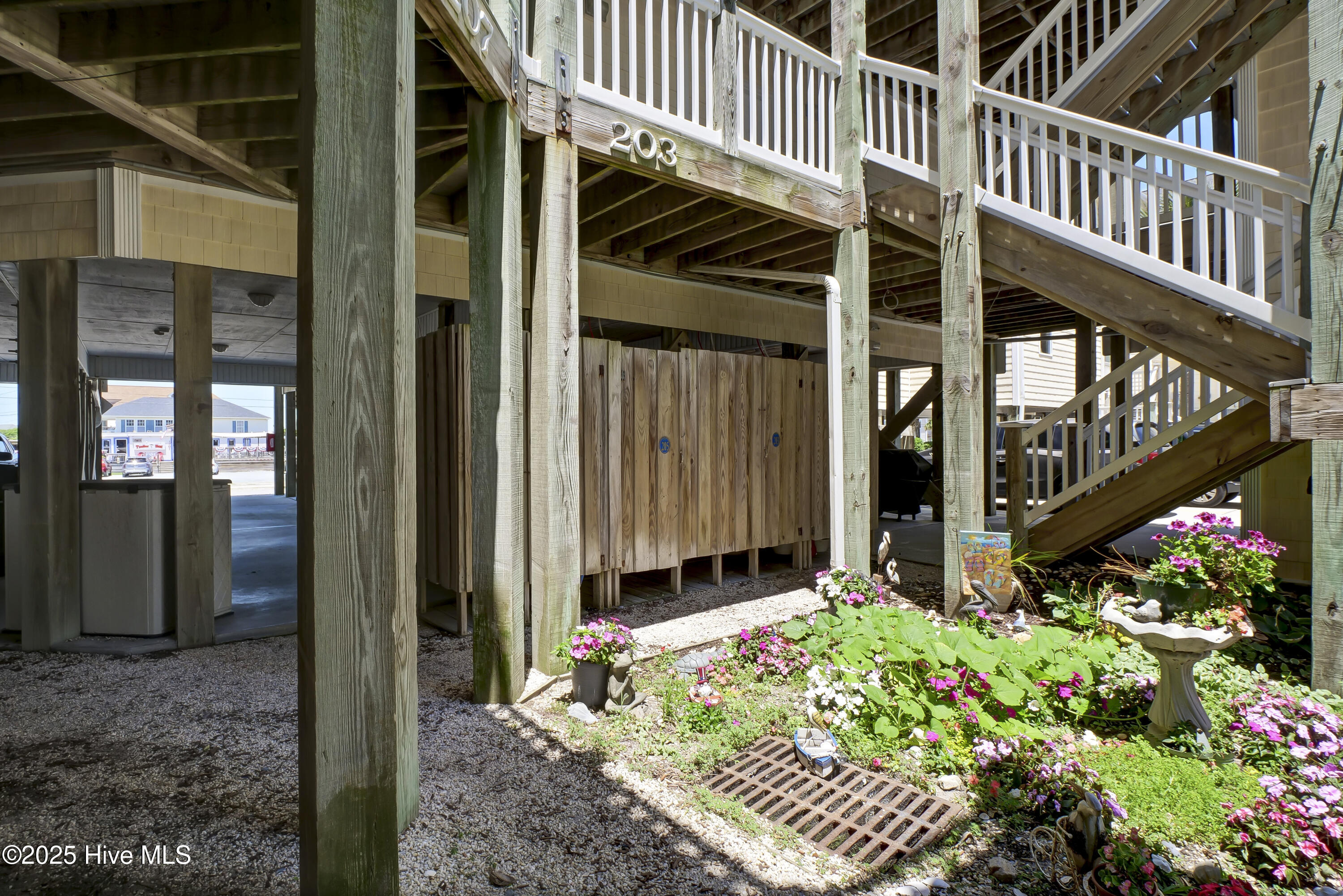 100508177 | Photo 26