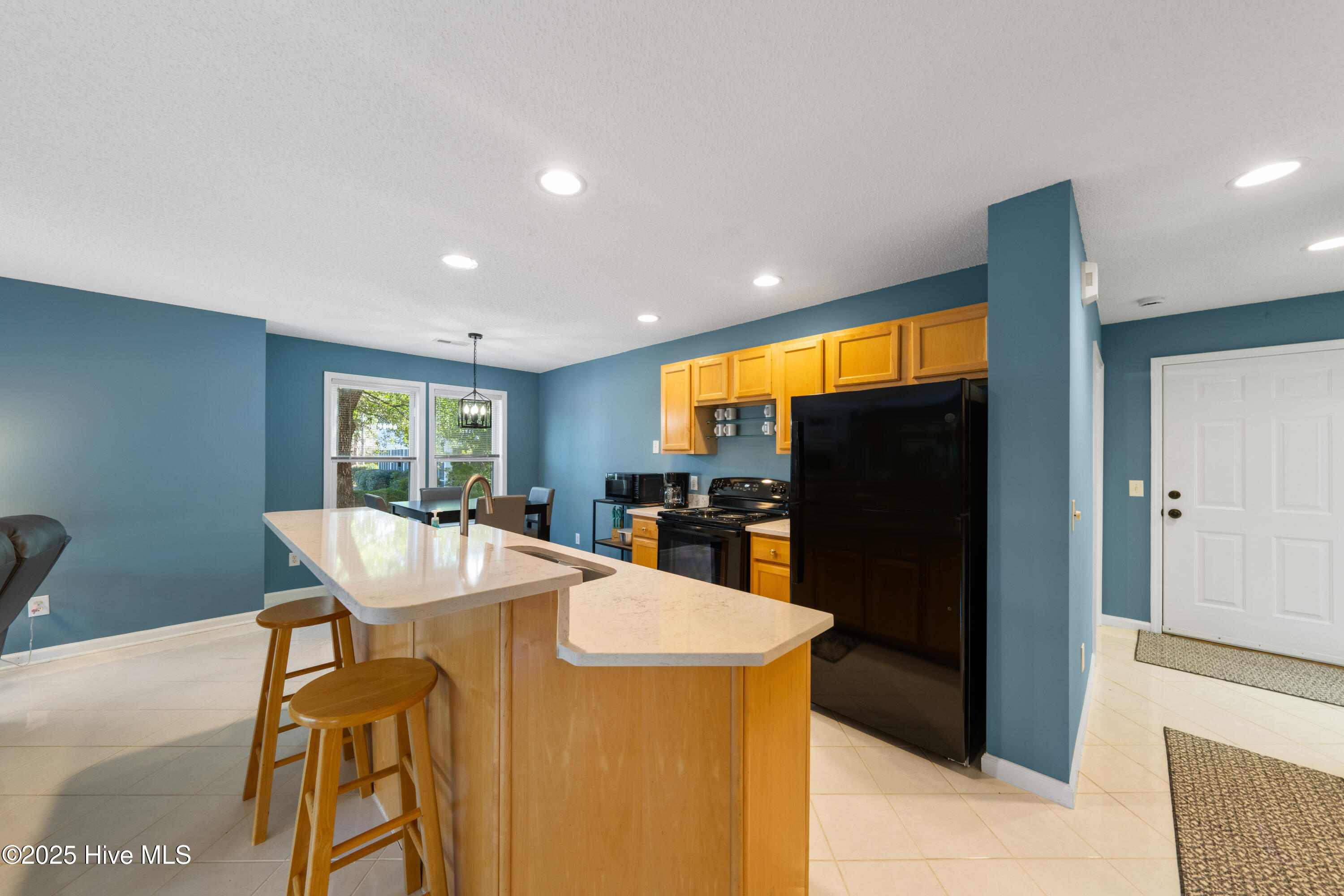 100510372 | Photo 11