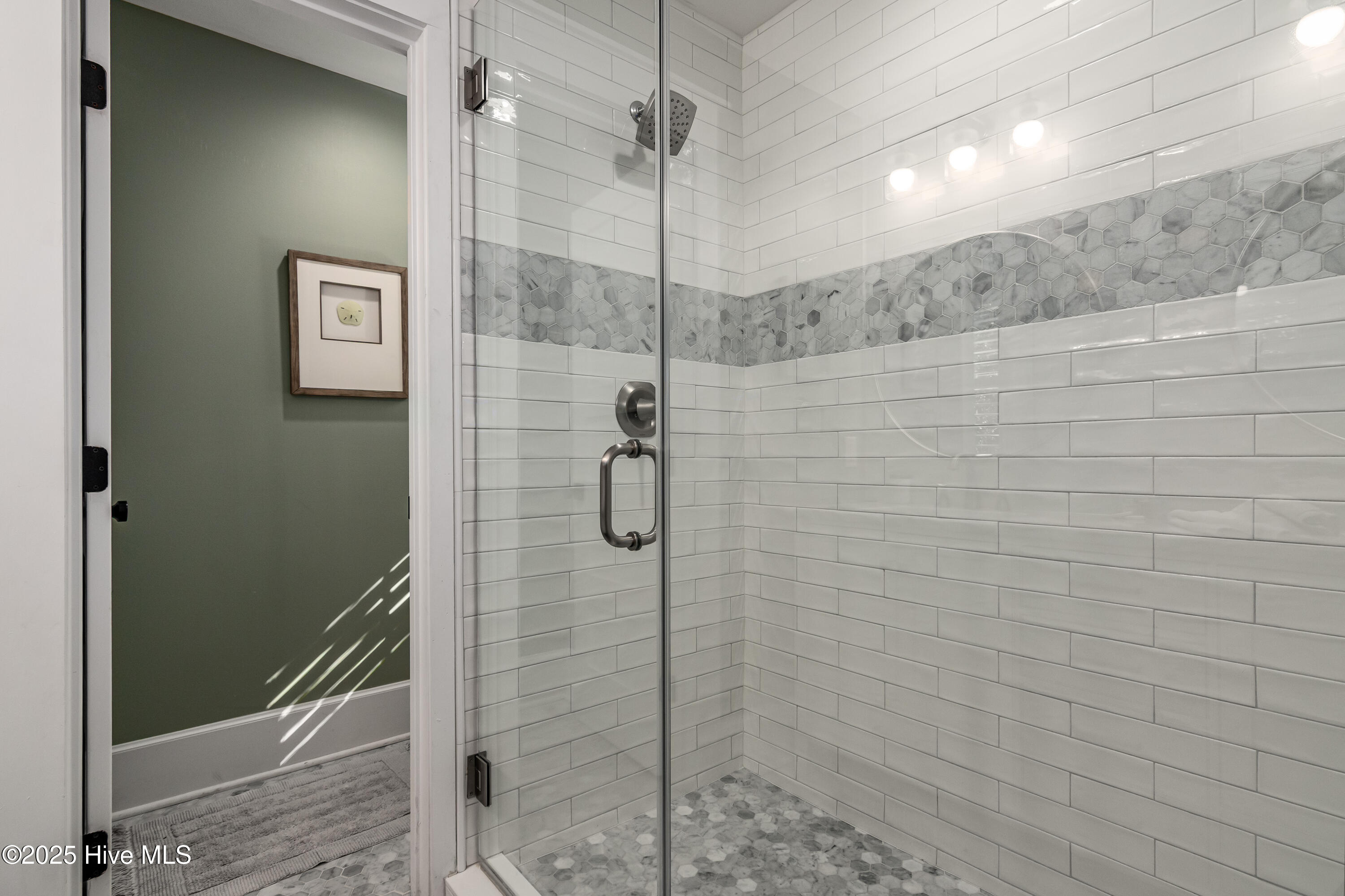 100530236 | Photo 52