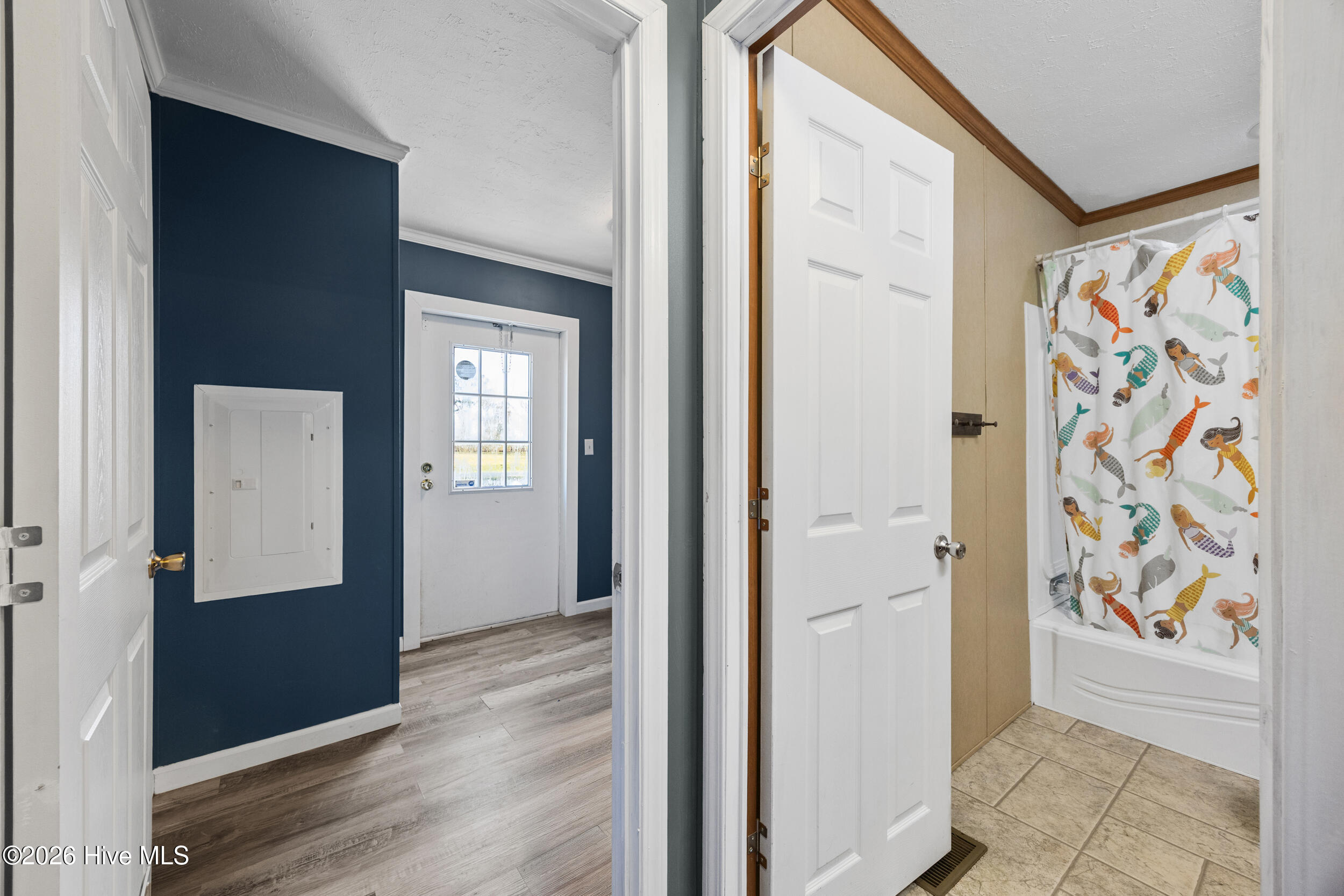 101 R & B Court, Chinquapin, NC 28521 – photo 22: 25_hallway