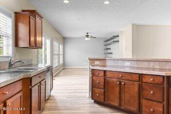 100567328 | Photo 11