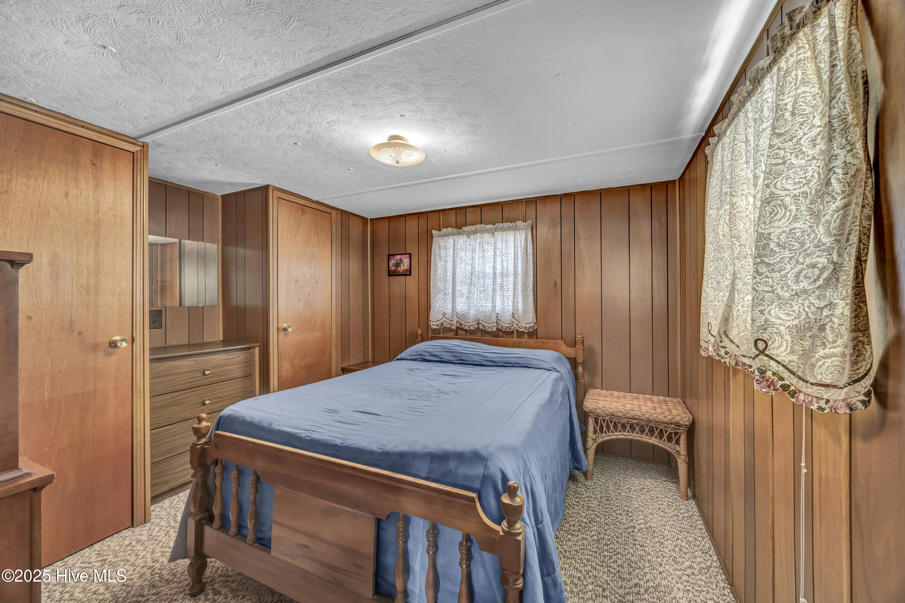 100520708 | Photo 14