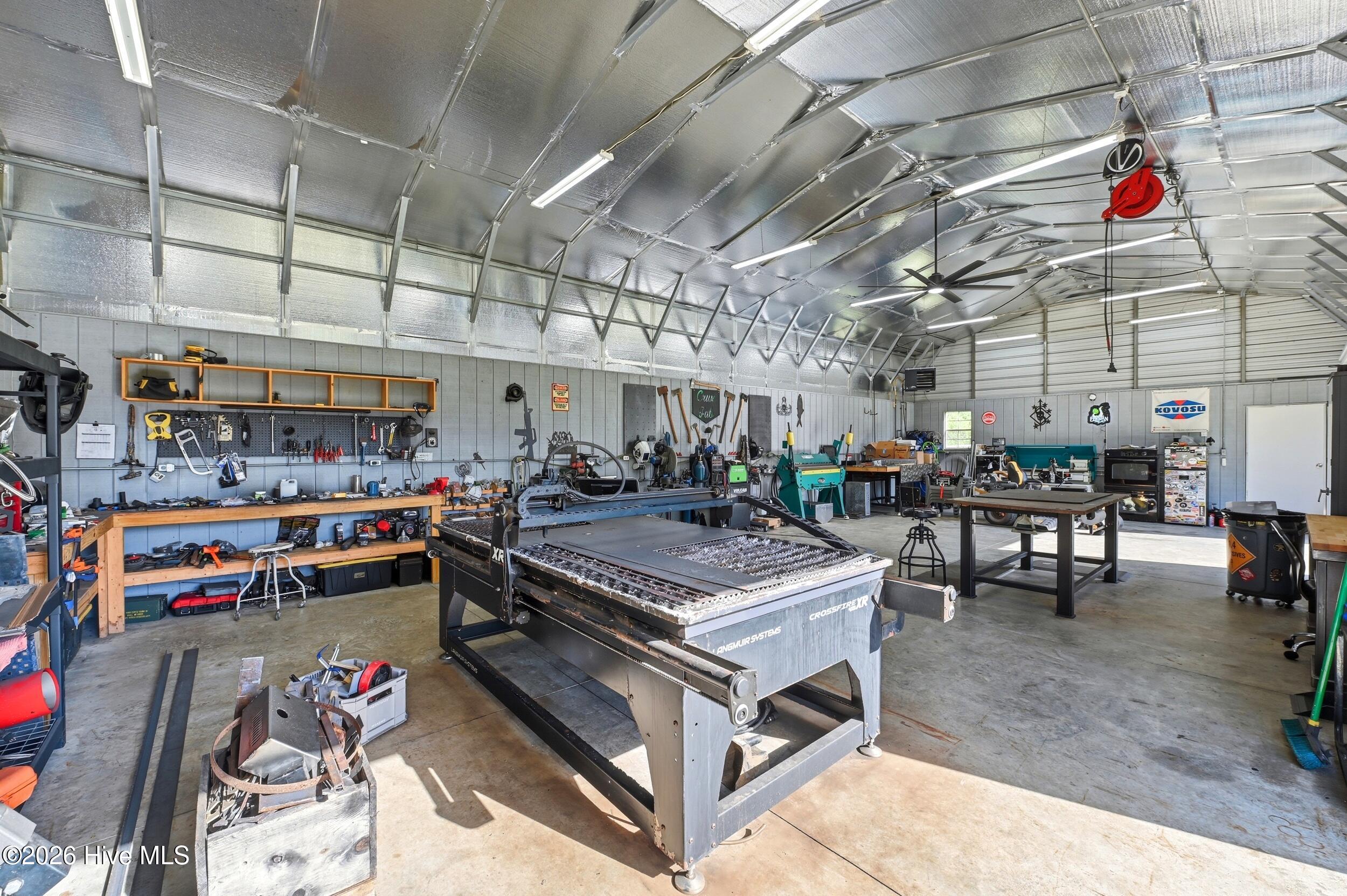 100569719 | Photo 39