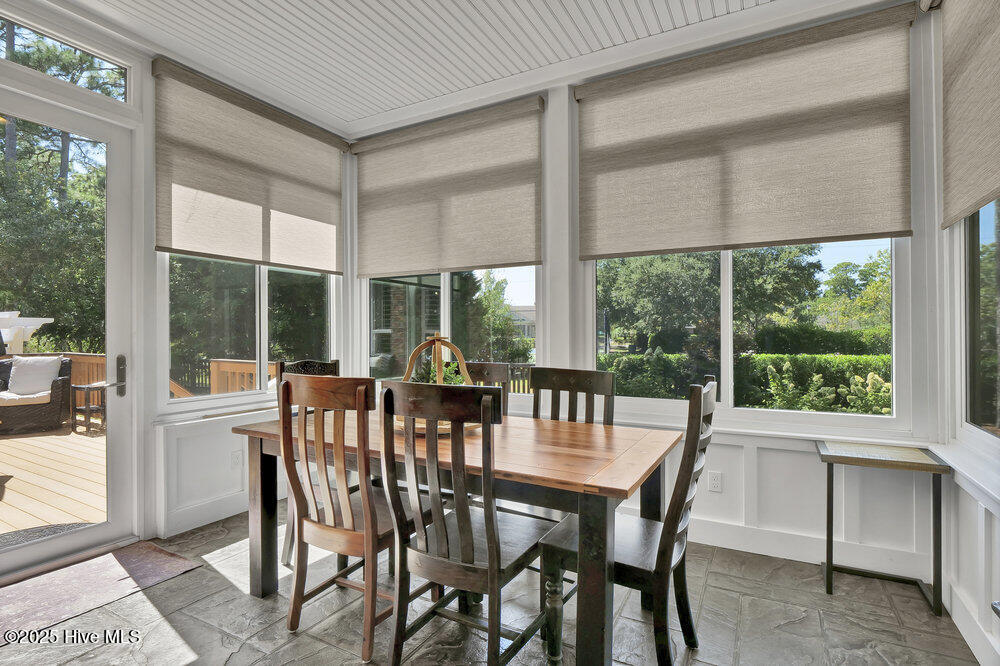 100531667 | Photo 23