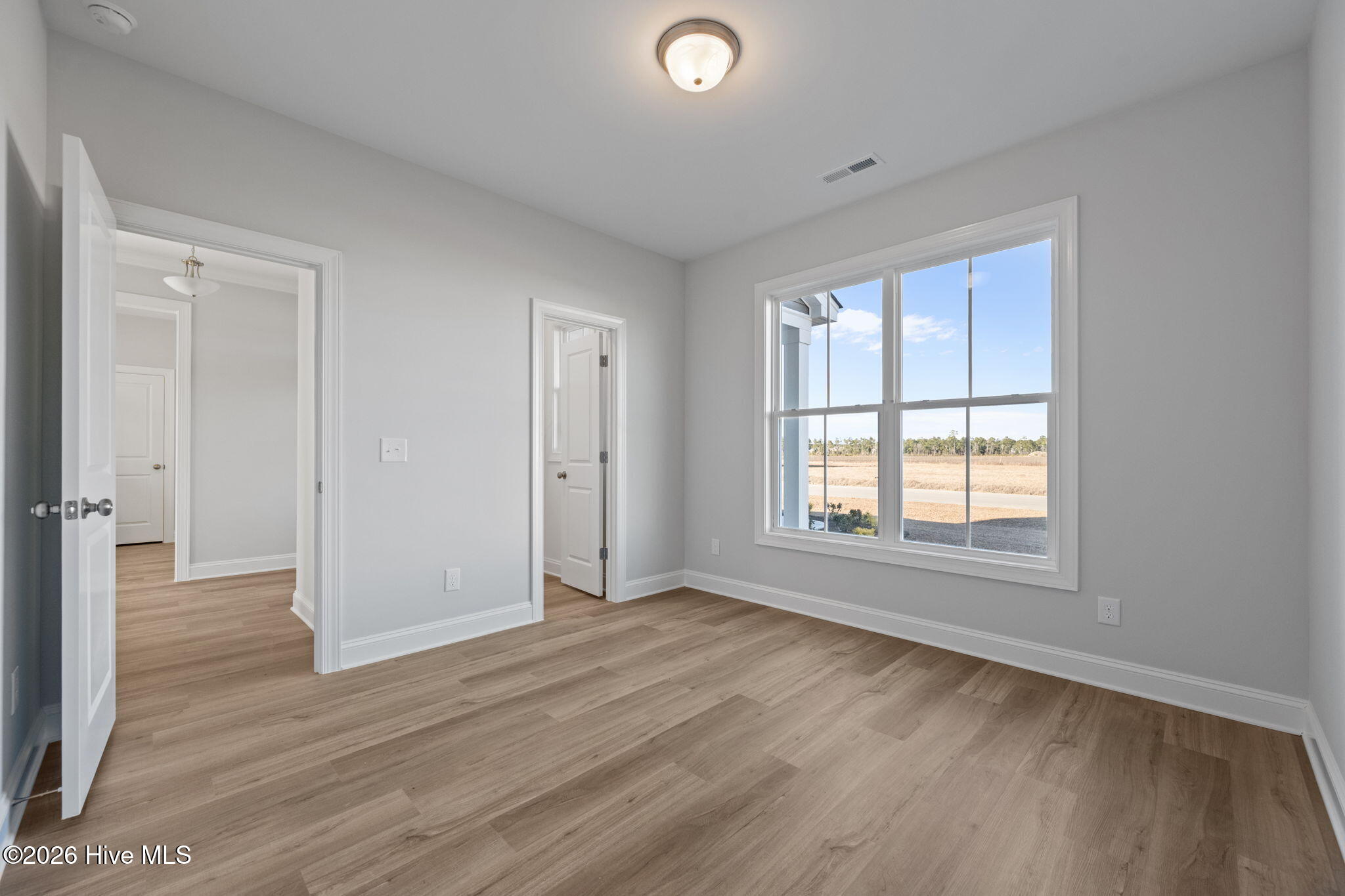 100566681 | Photo 31