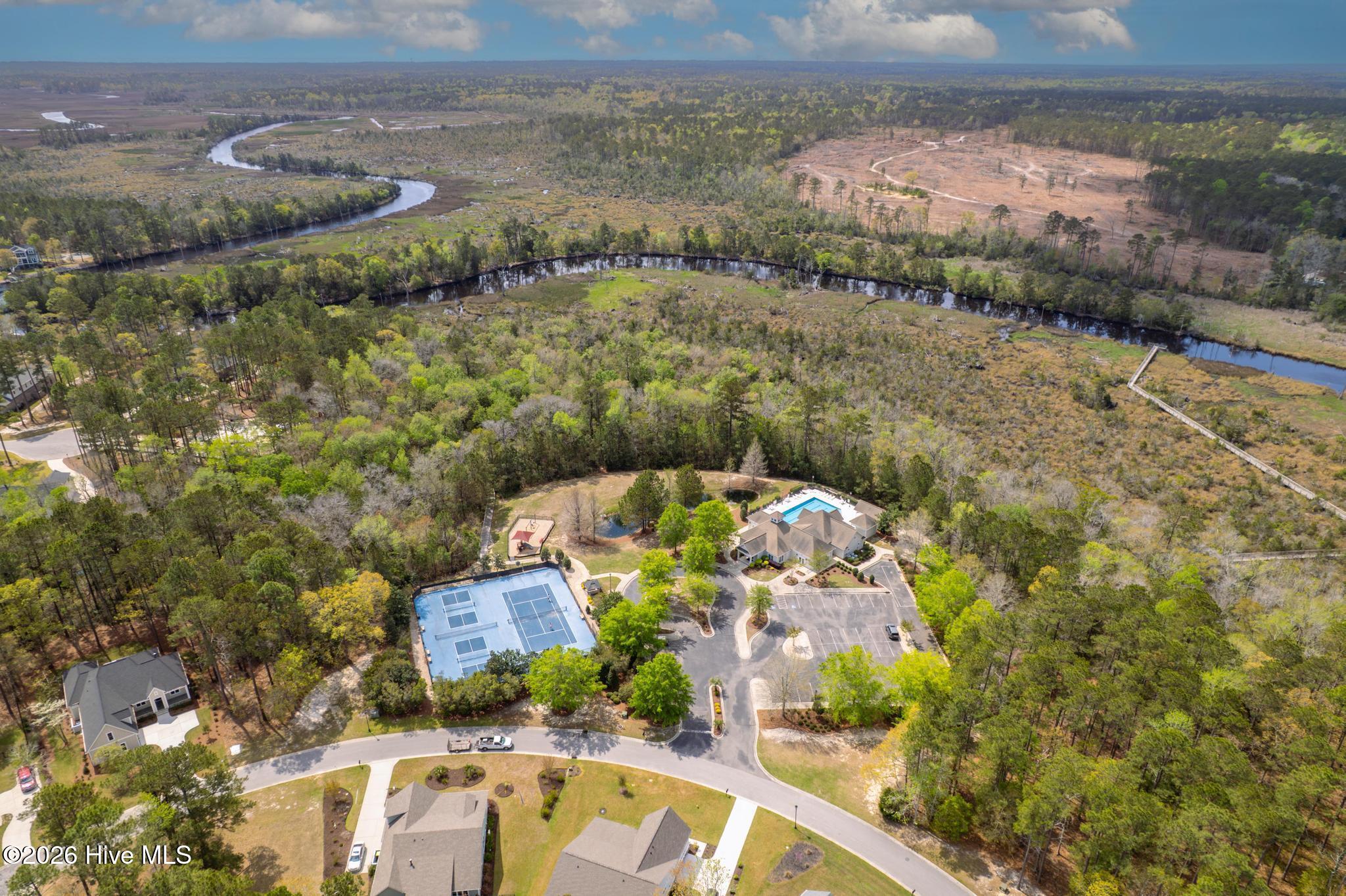 100564627 | Photo 67