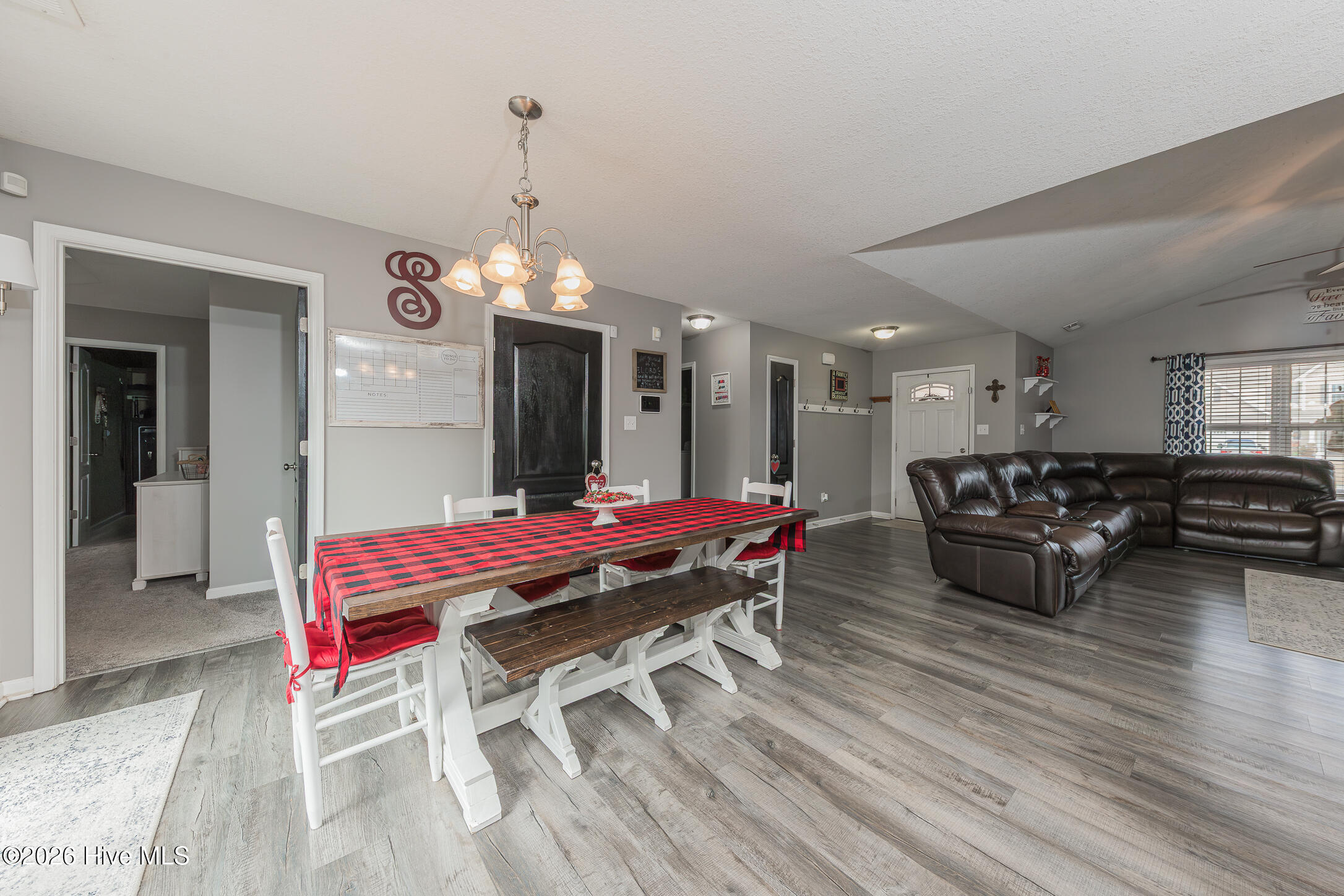 100550736 | Photo 16