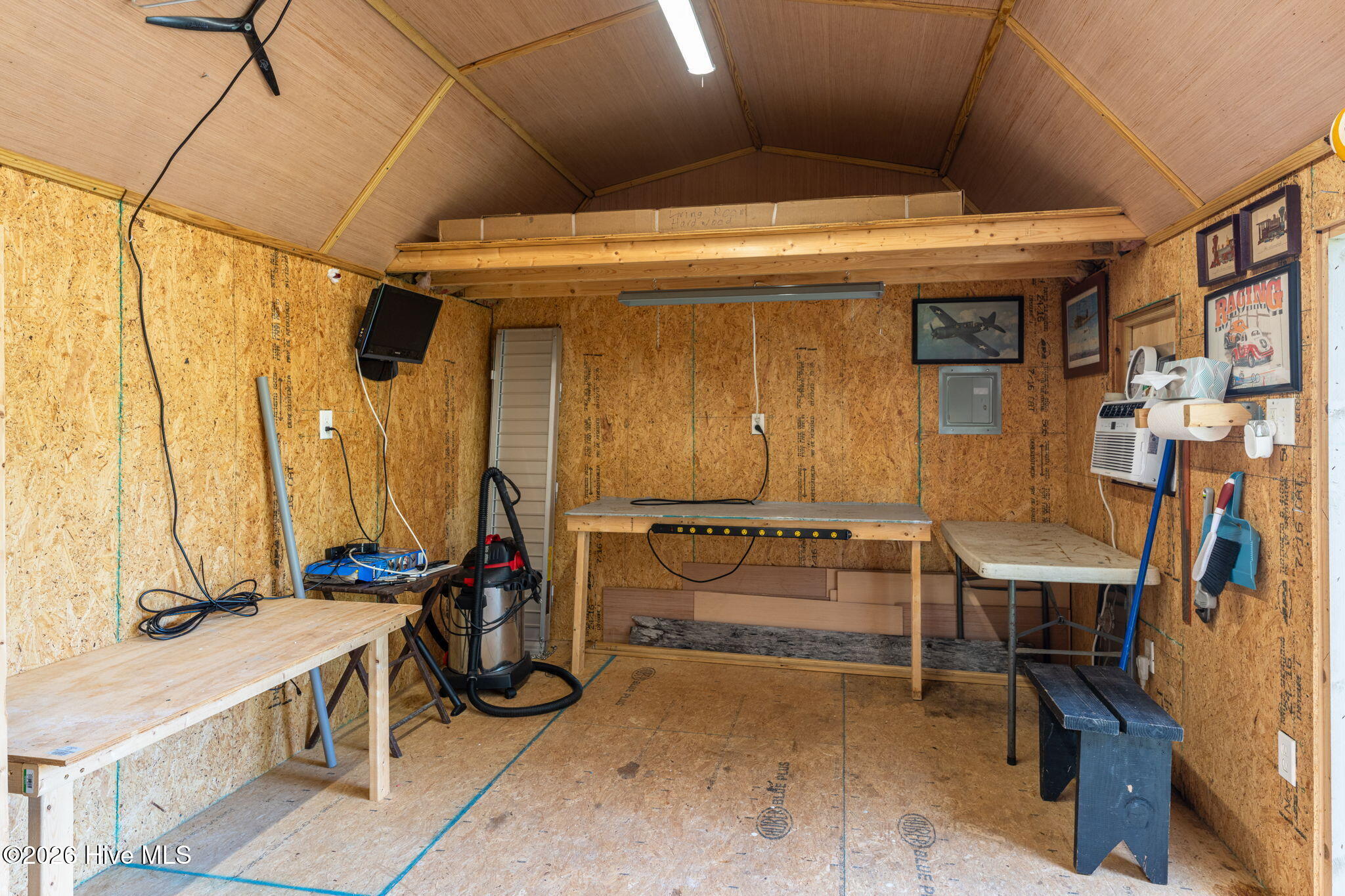 100564241 | Photo 49