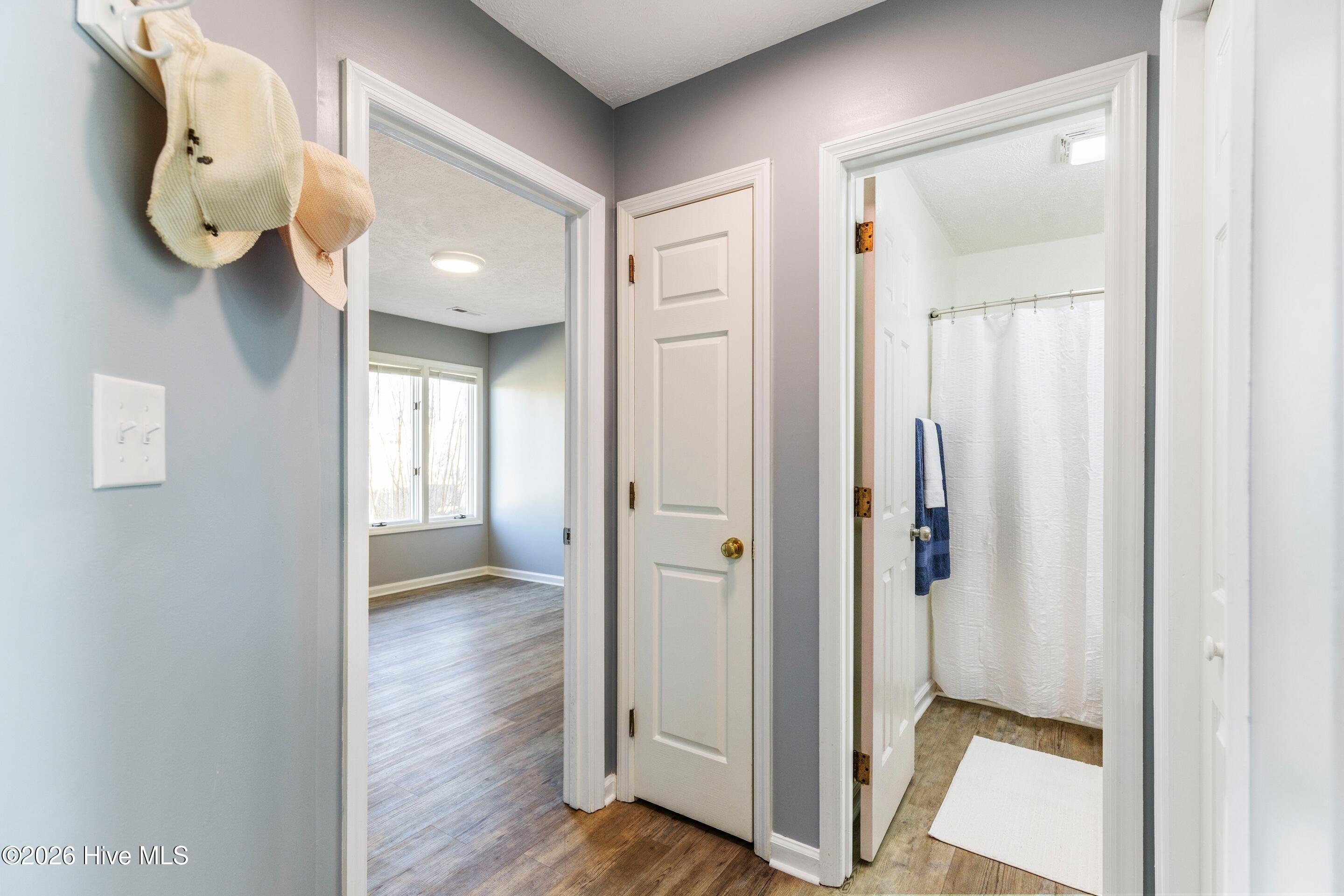 100549881 | Photo 30