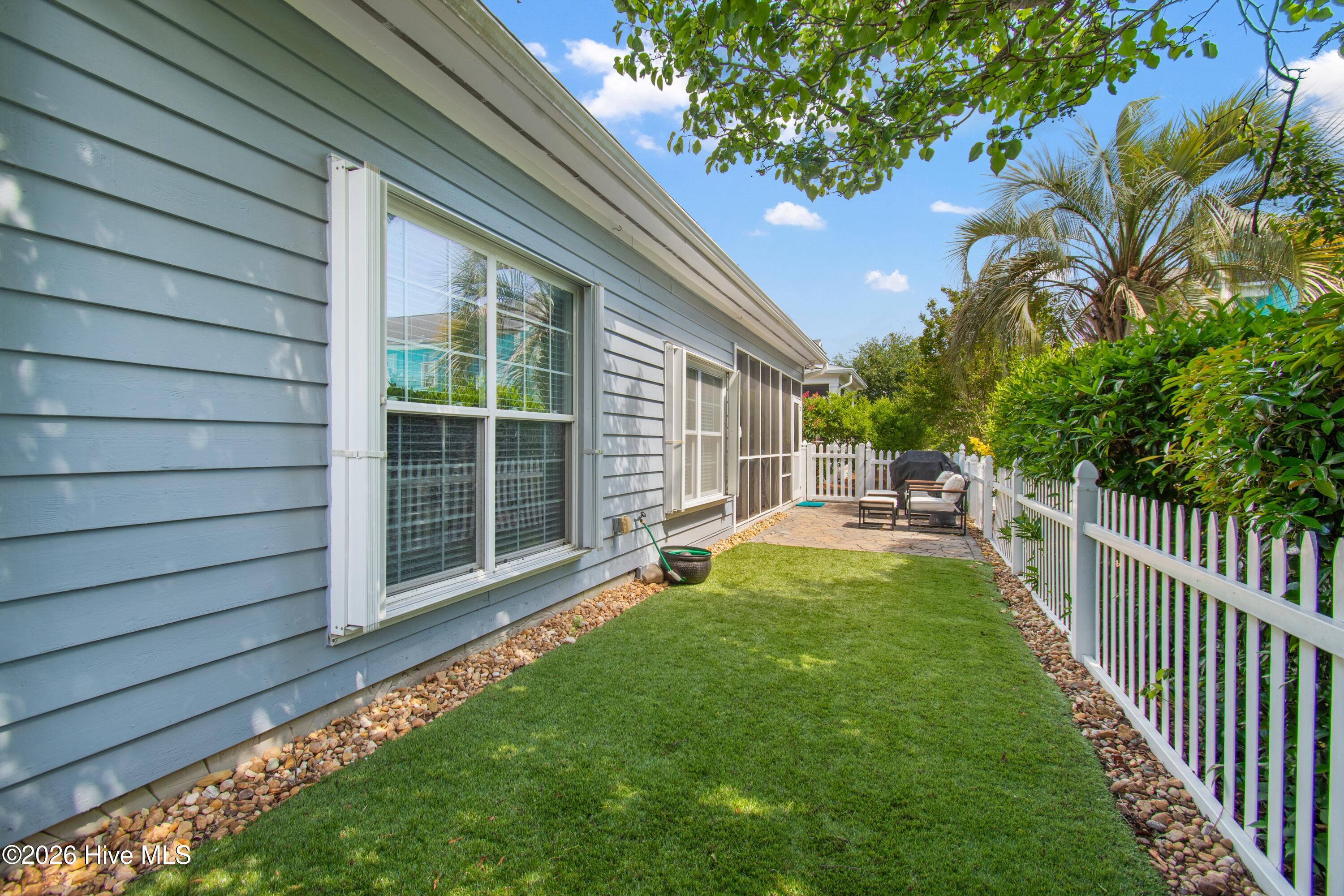 100570489 | Photo 19