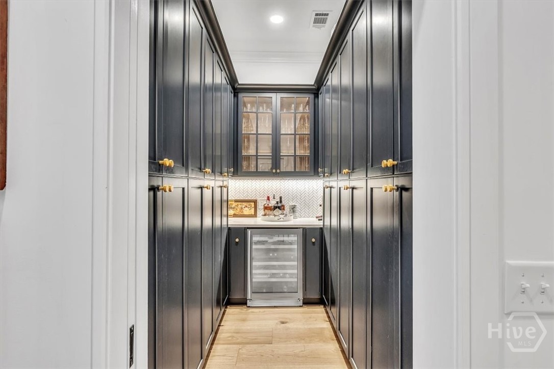 Butler's pantry with tons of storage!