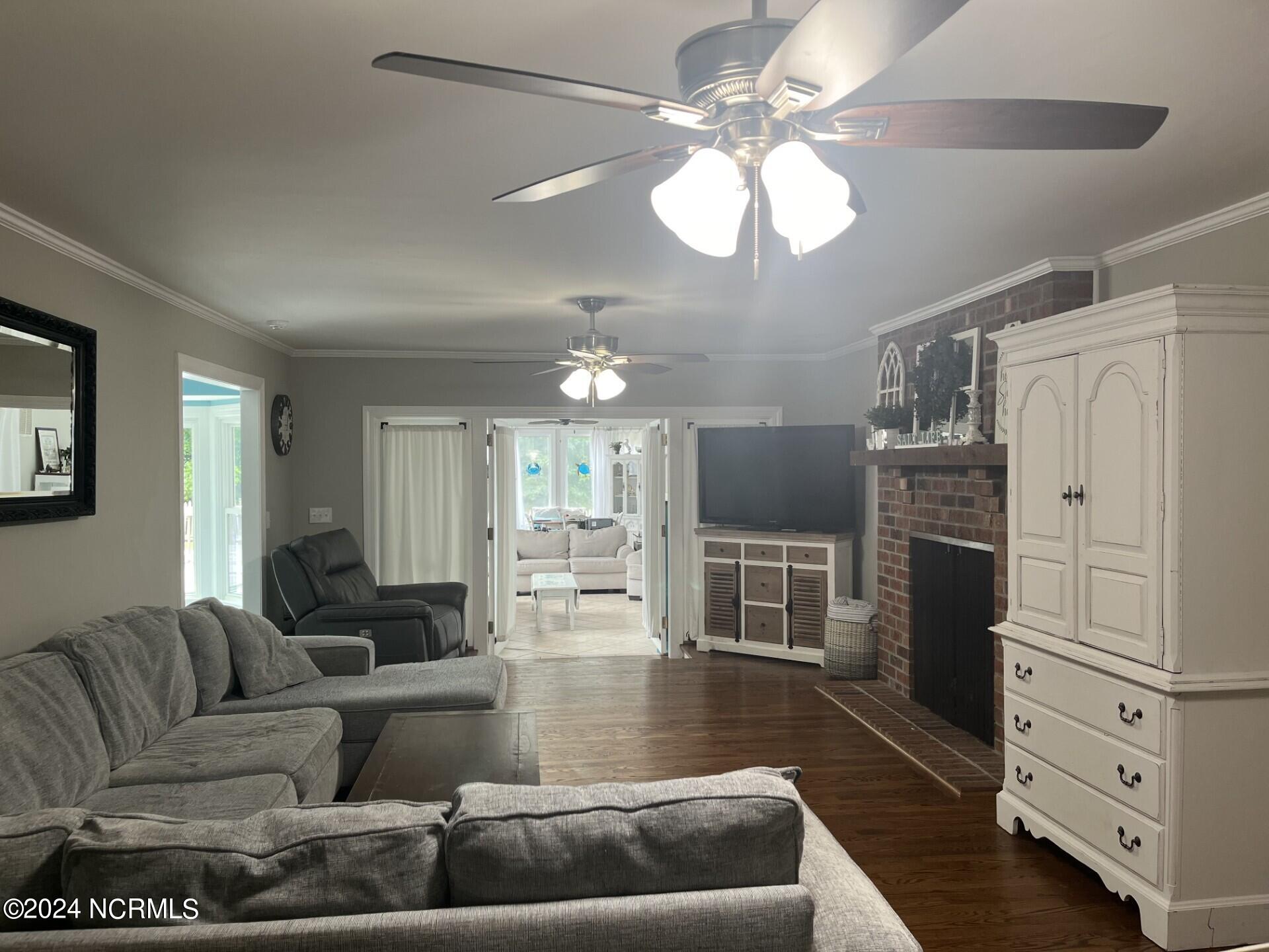 100570144 | Photo 12