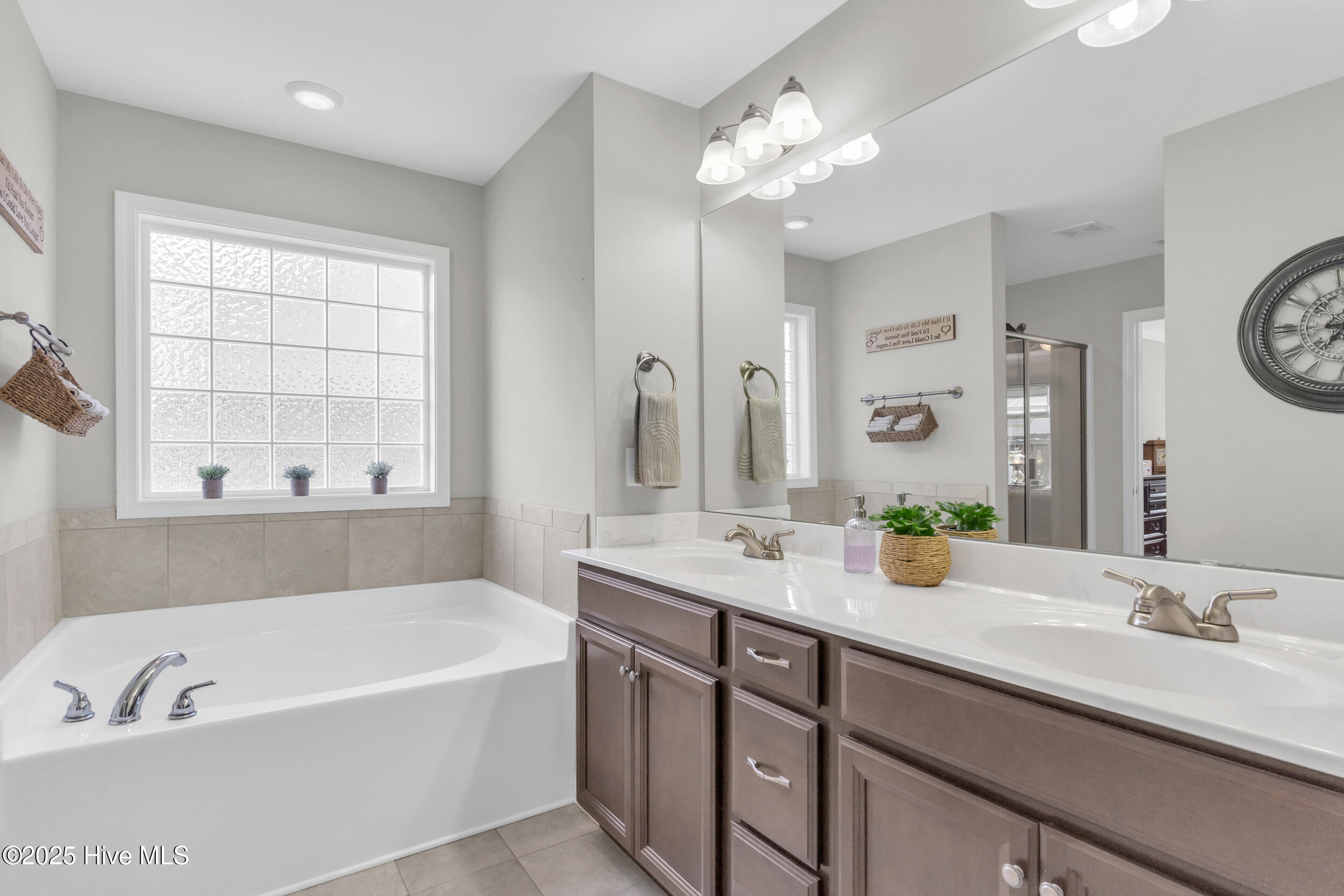 100539795 | Photo 22