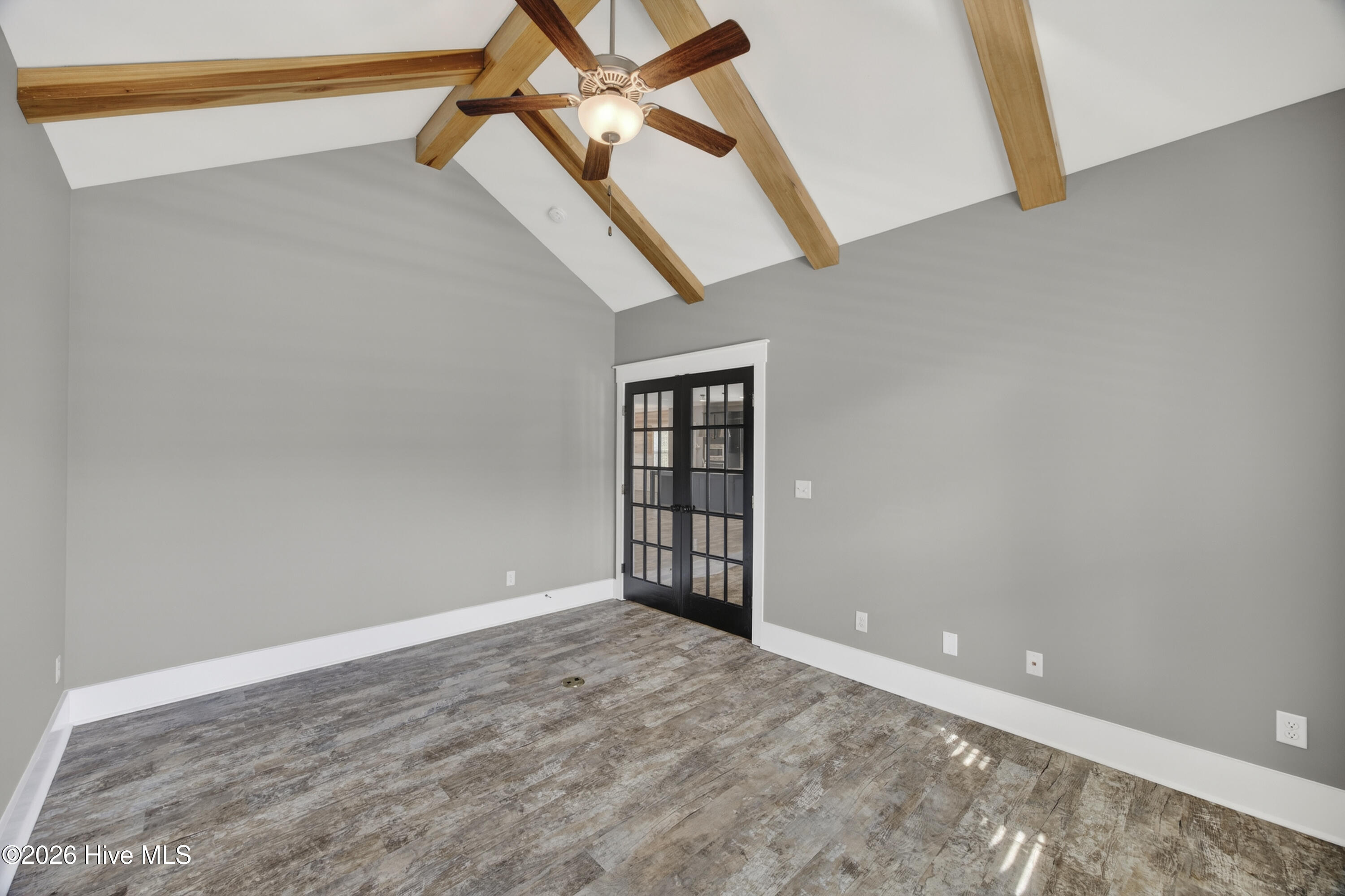 100555140 | Photo 26