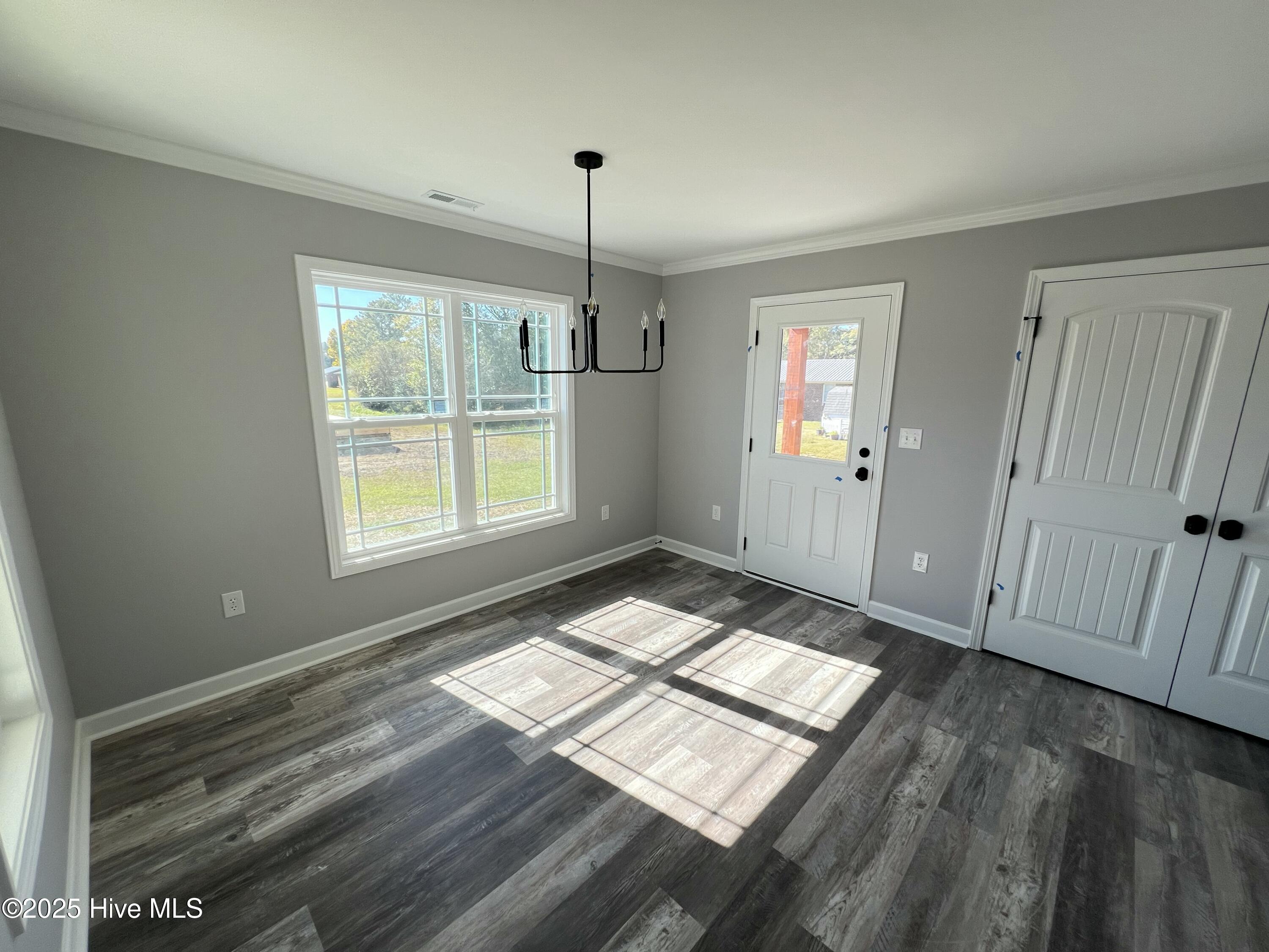 100527137 | Photo 11