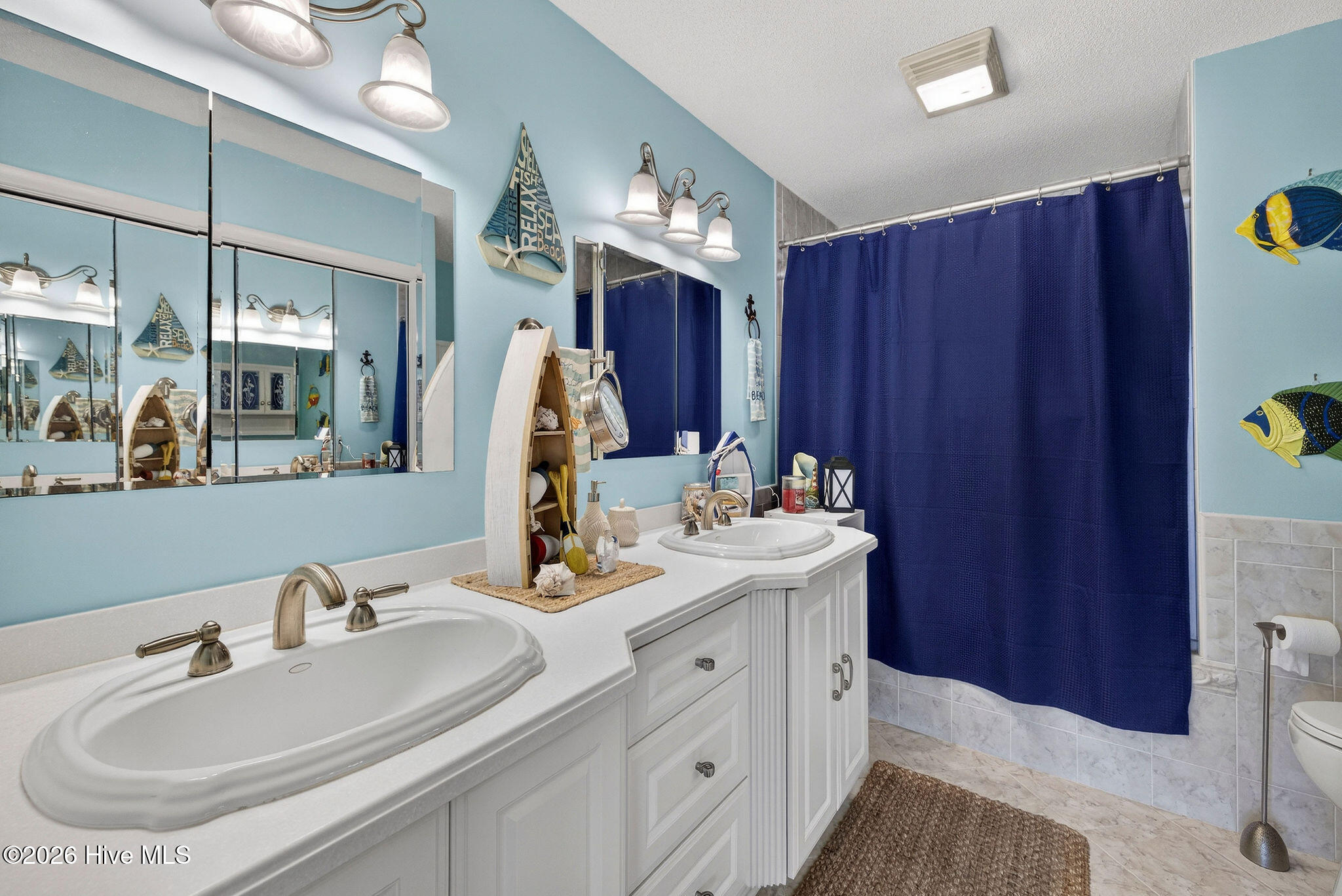 100564348 | Photo 28