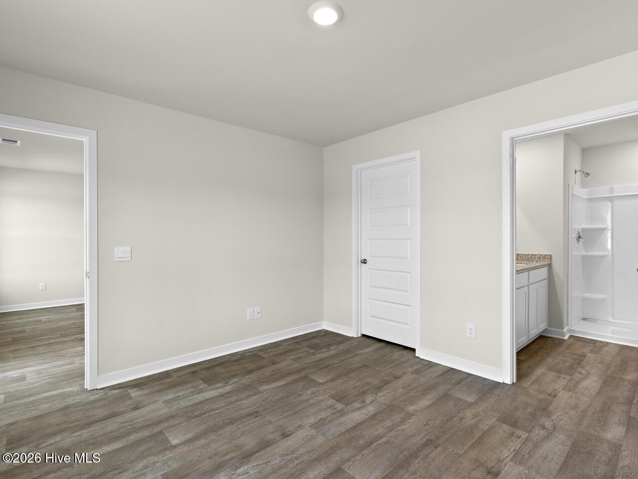 100544401 | Photo 17