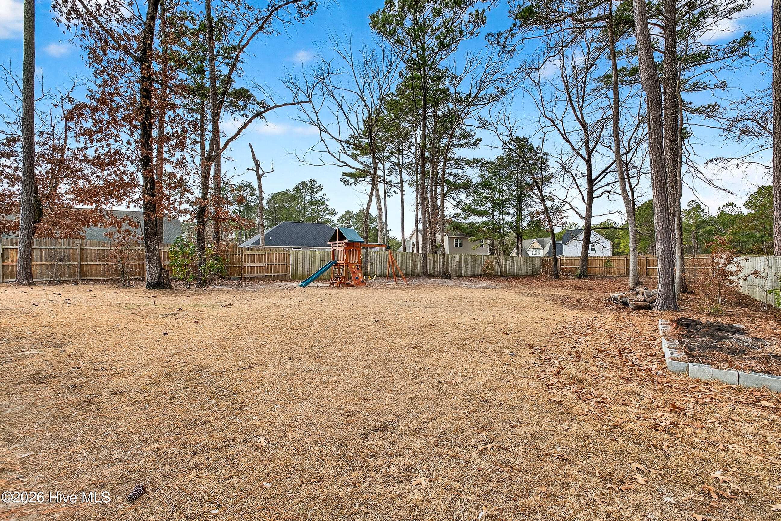 100549361 | Photo 32