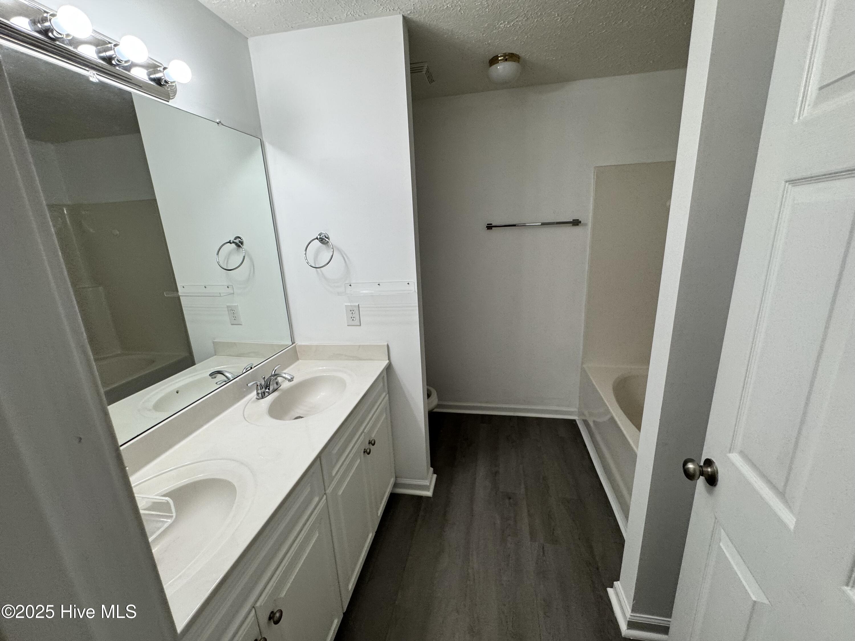 100546711 | Photo 10