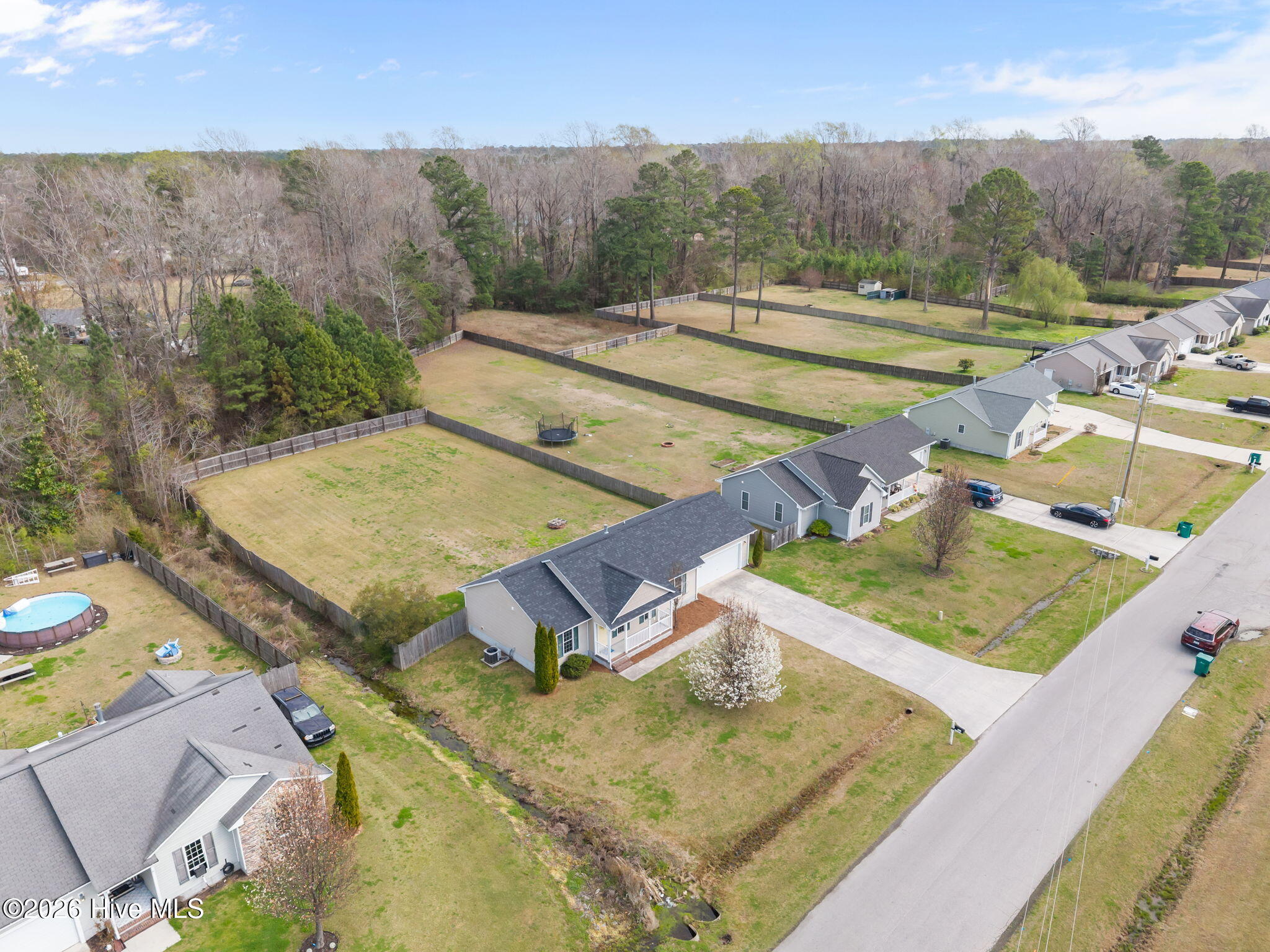 100547713 | Photo 37