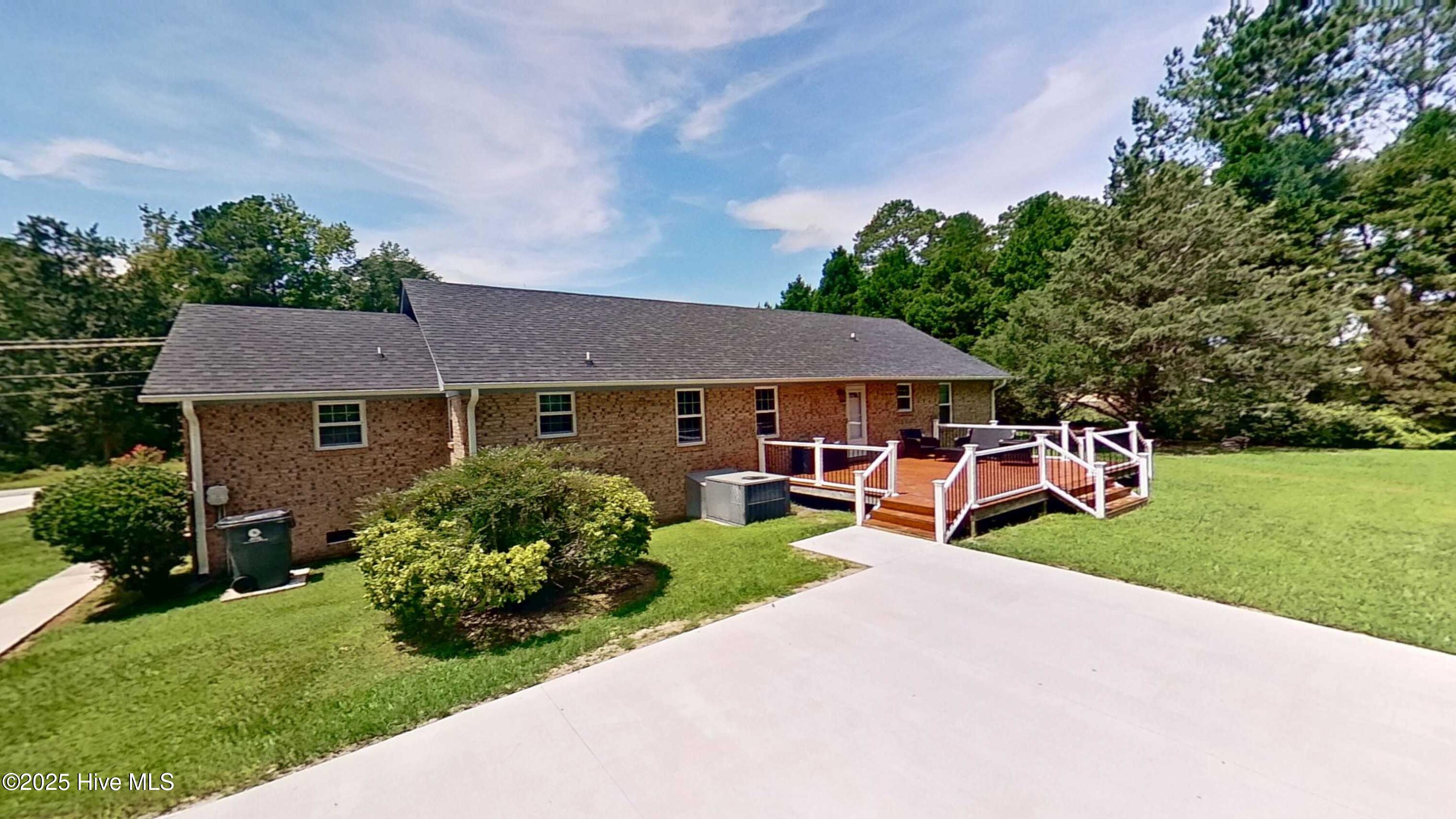 100520578 | Photo 25