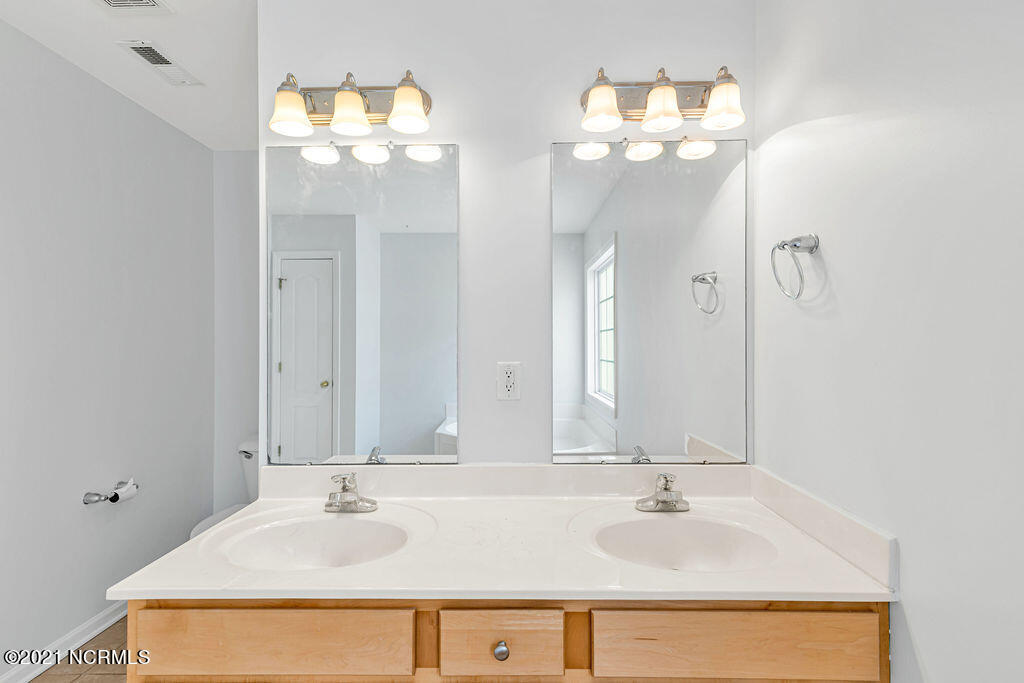 100530654 | Photo 19