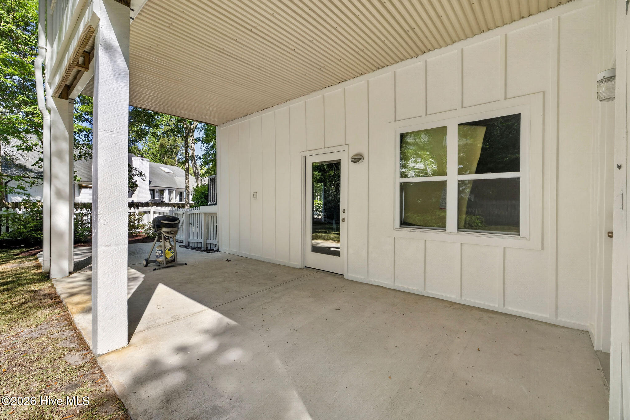 100570117 | Photo 65