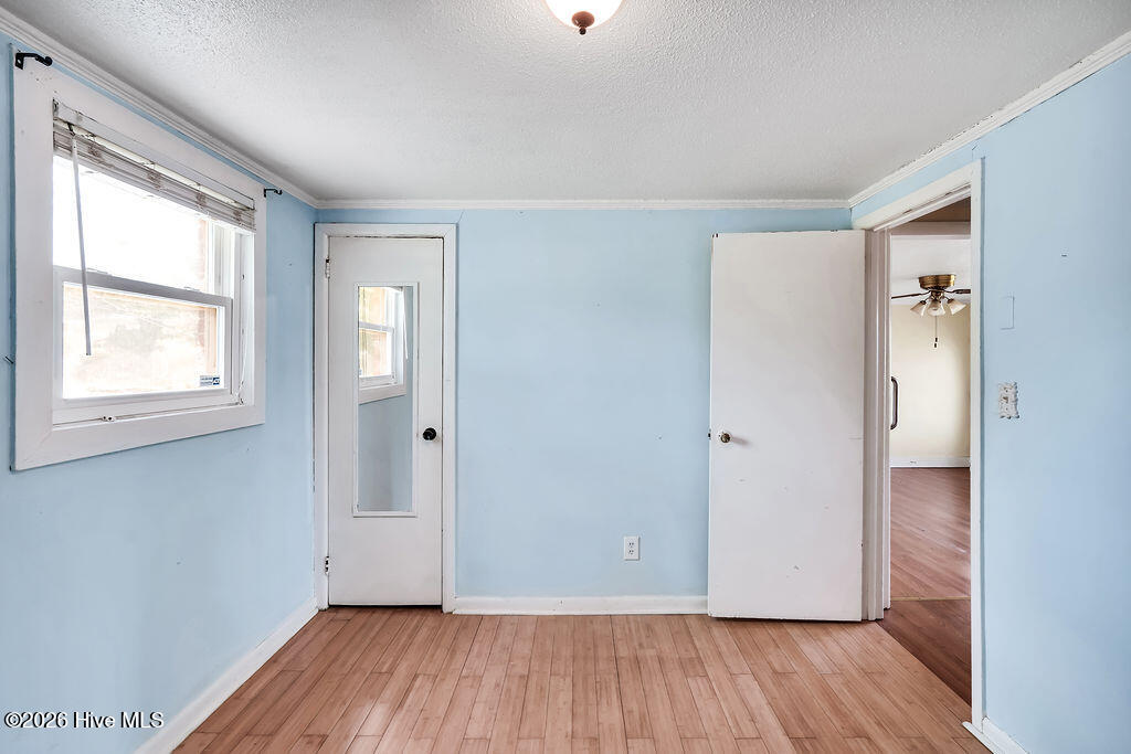 100567983 | Photo 17