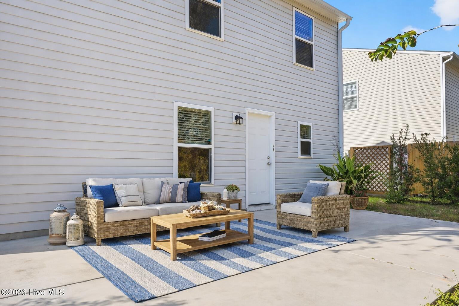 100540215 | Photo 36