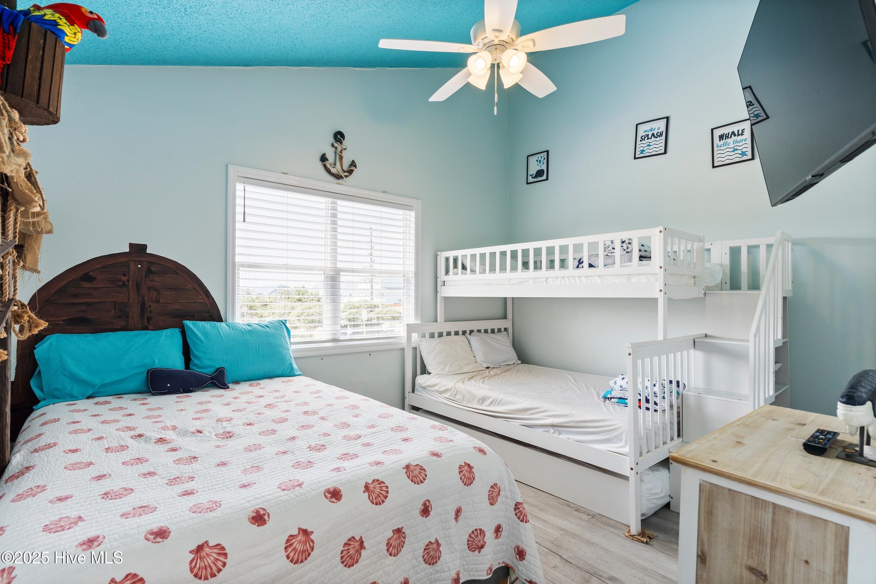 100514835 | Photo 16