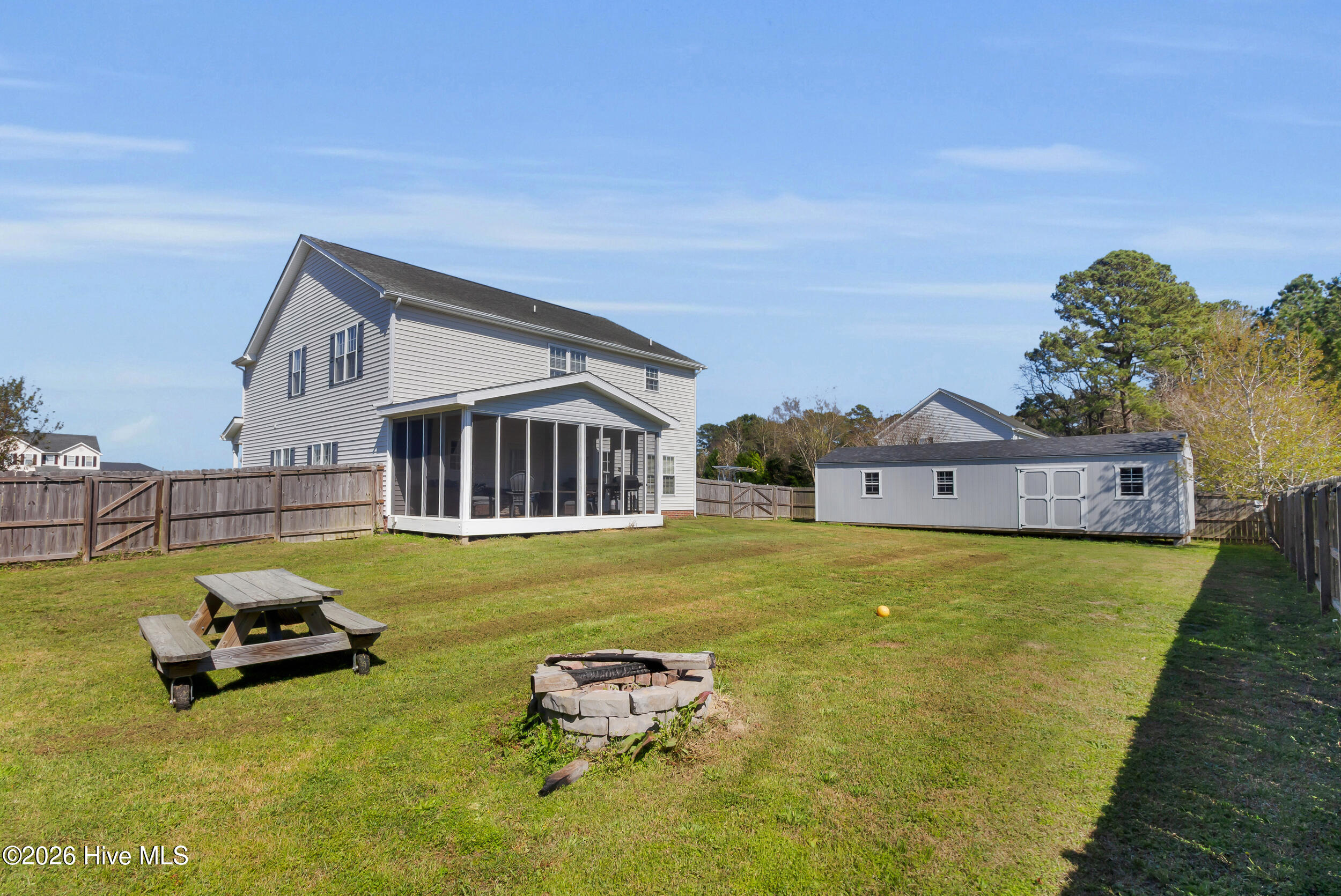 100562636 | Photo 30