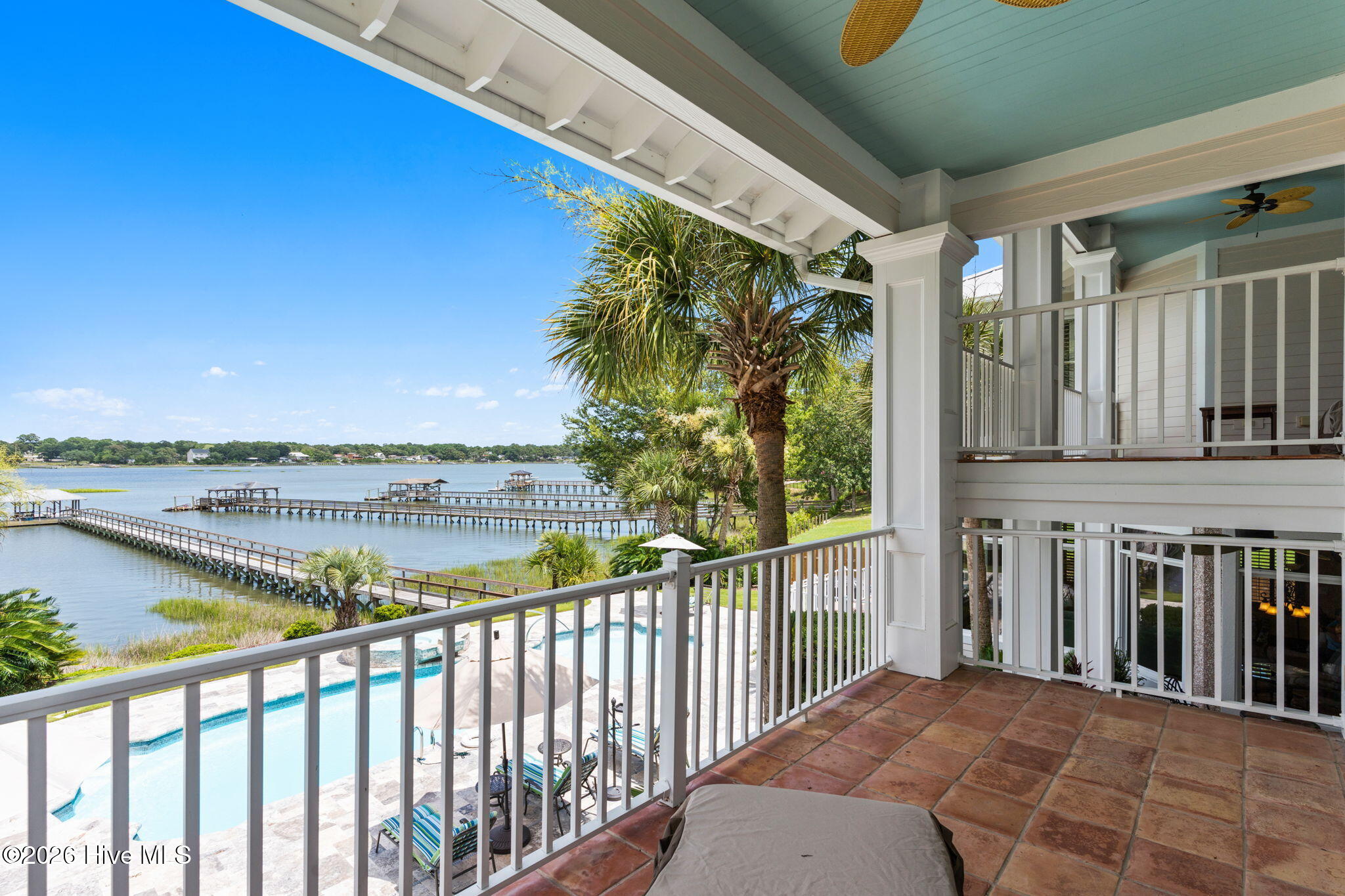 100554709 | Photo 60