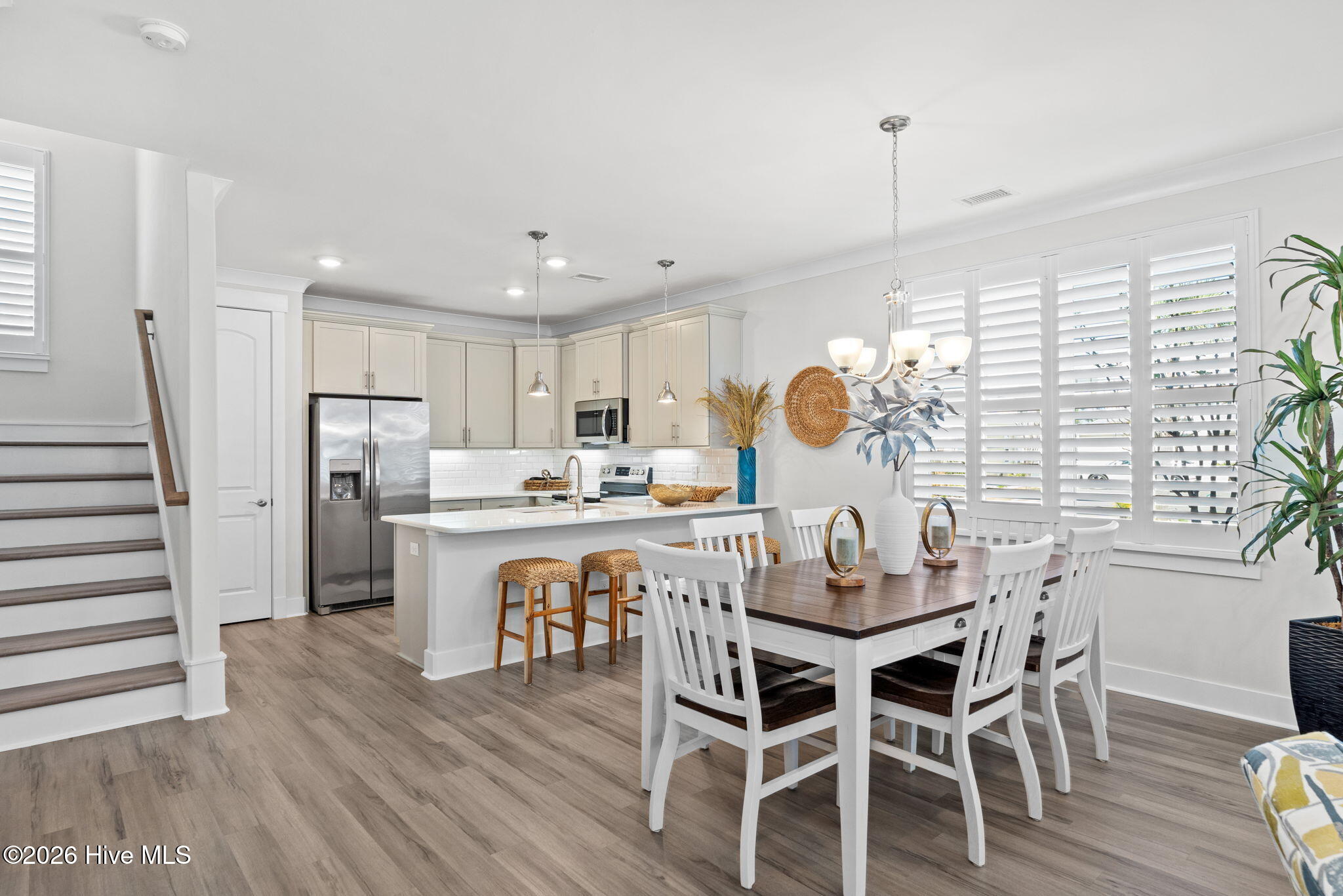 100564957 | Photo 14