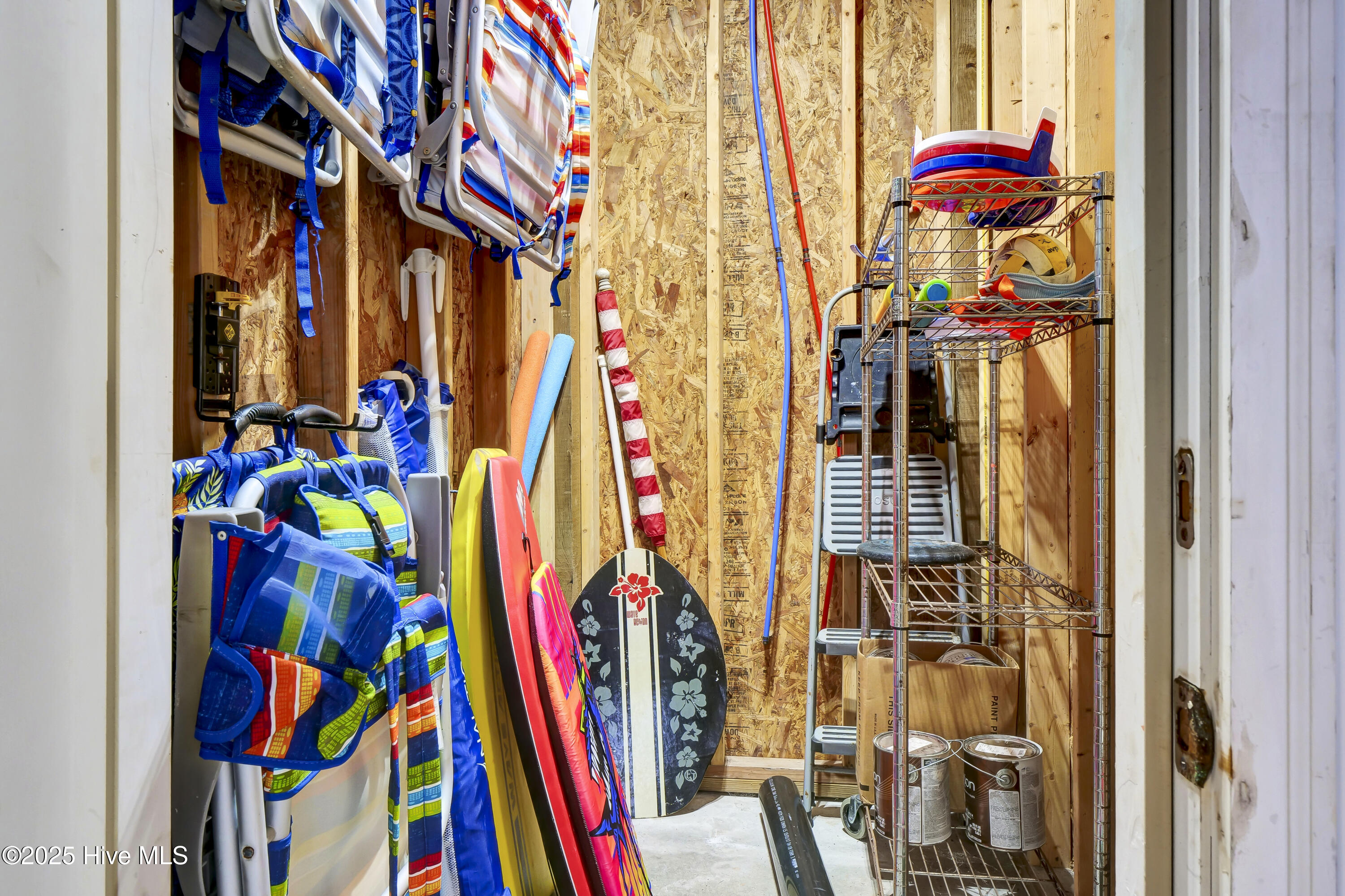 100548248 | Photo 31