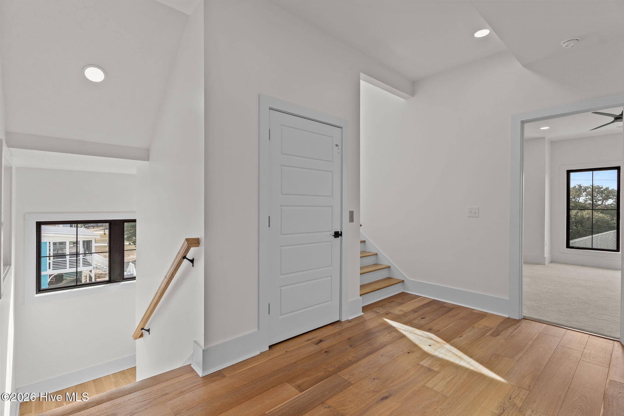 100553287 | Photo 57