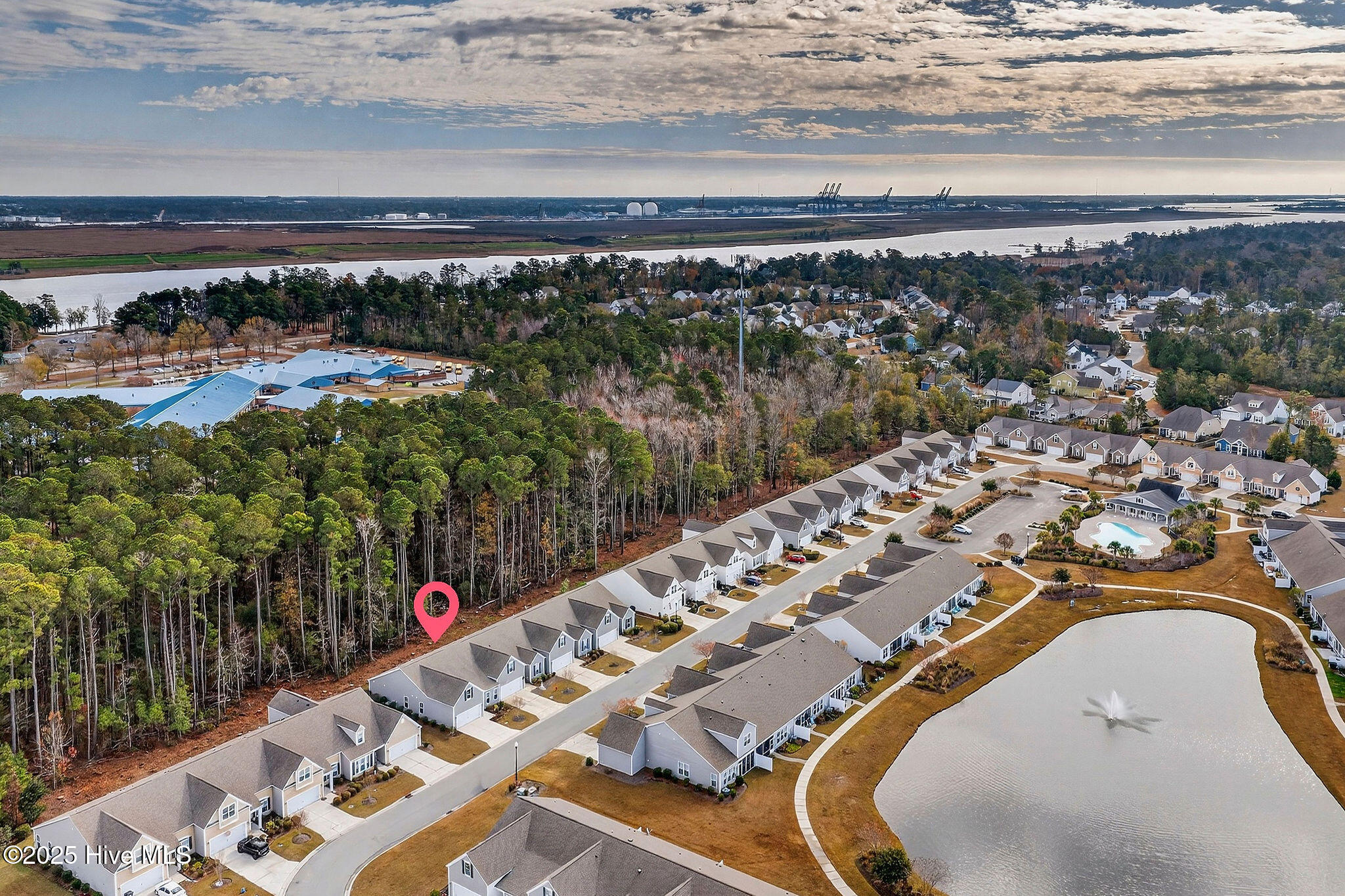 100545229 | Photo 40