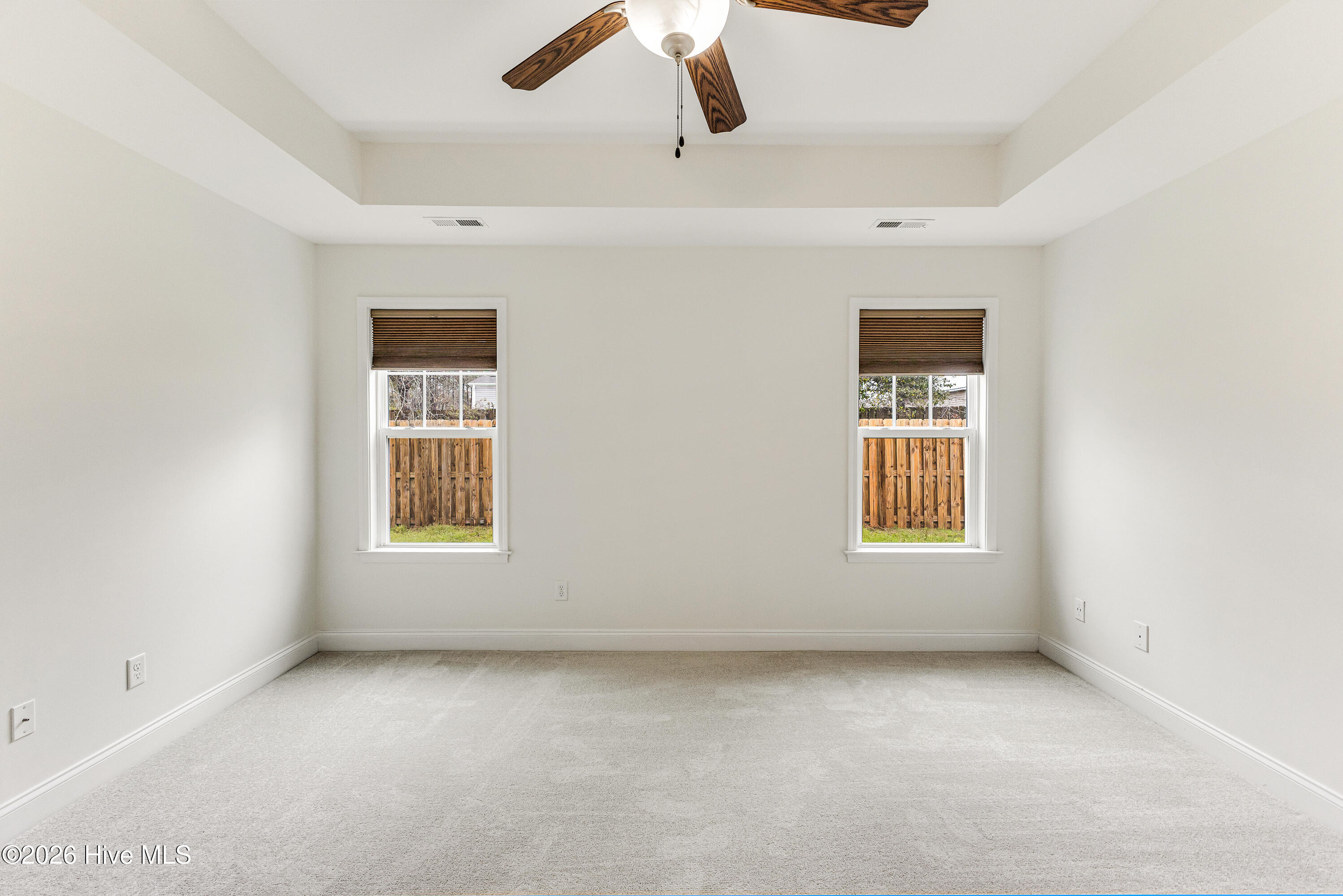 100562129 | Photo 26