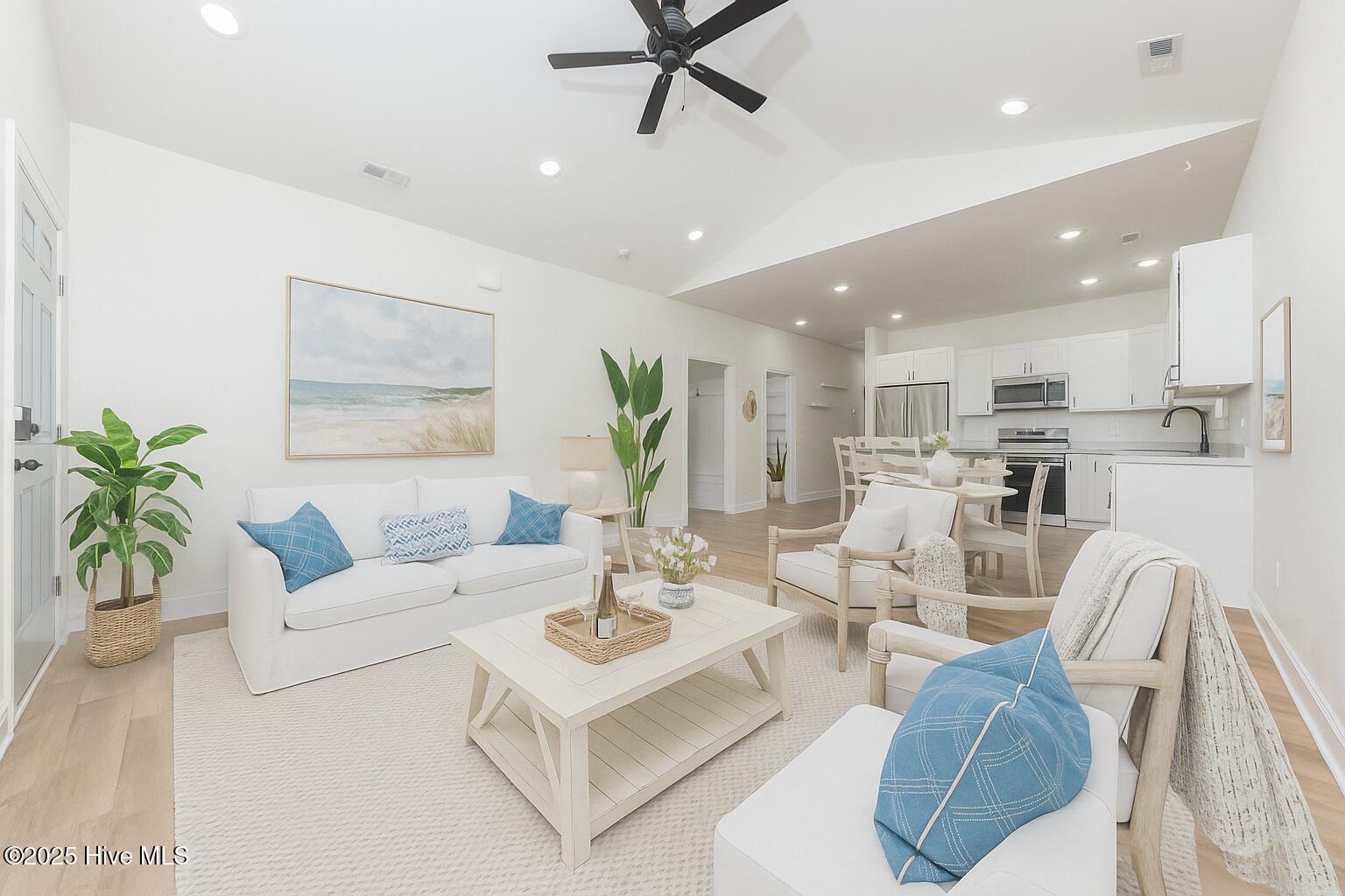 100539102 | Photo 14