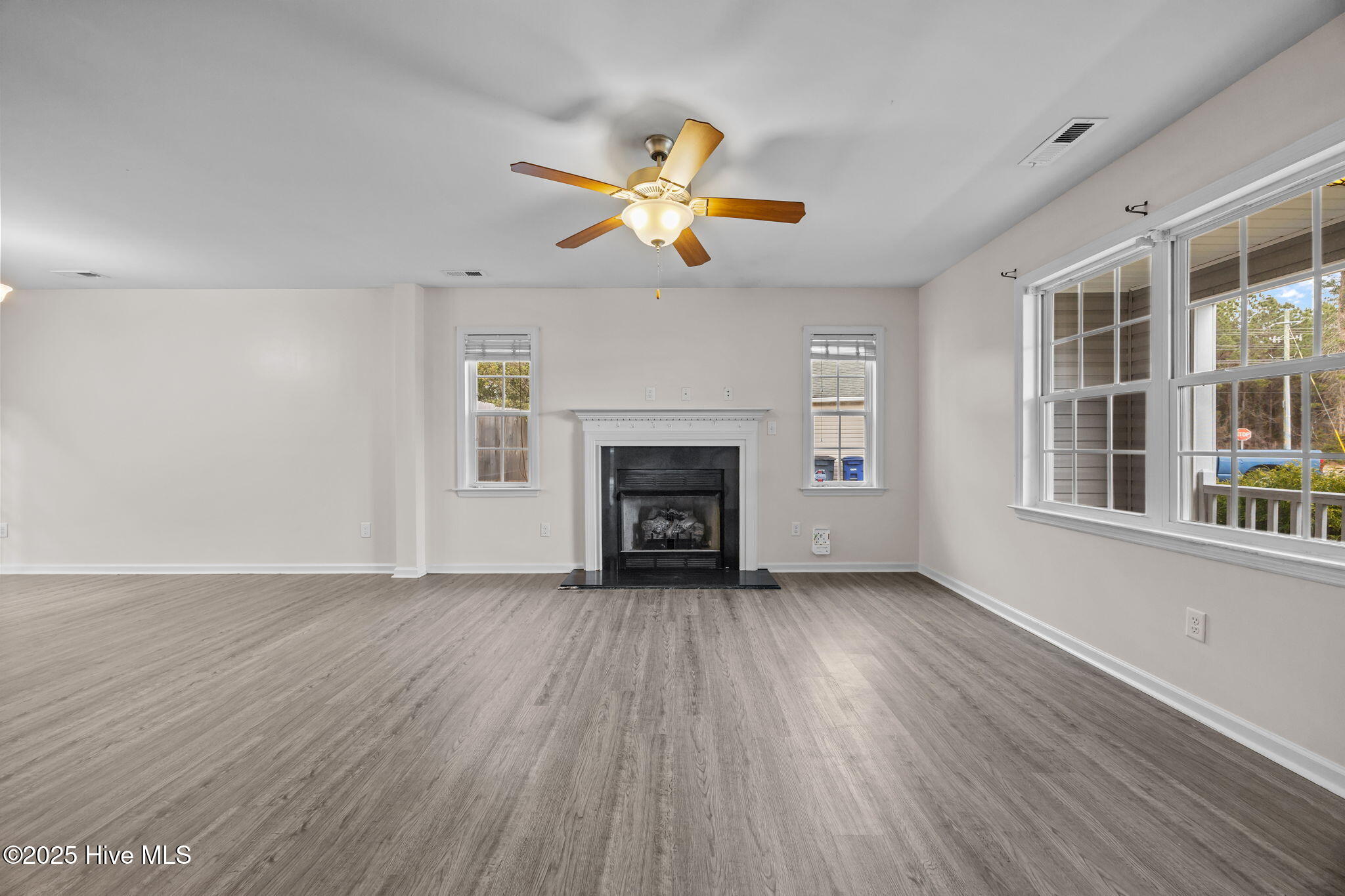 100545906 | Photo 31