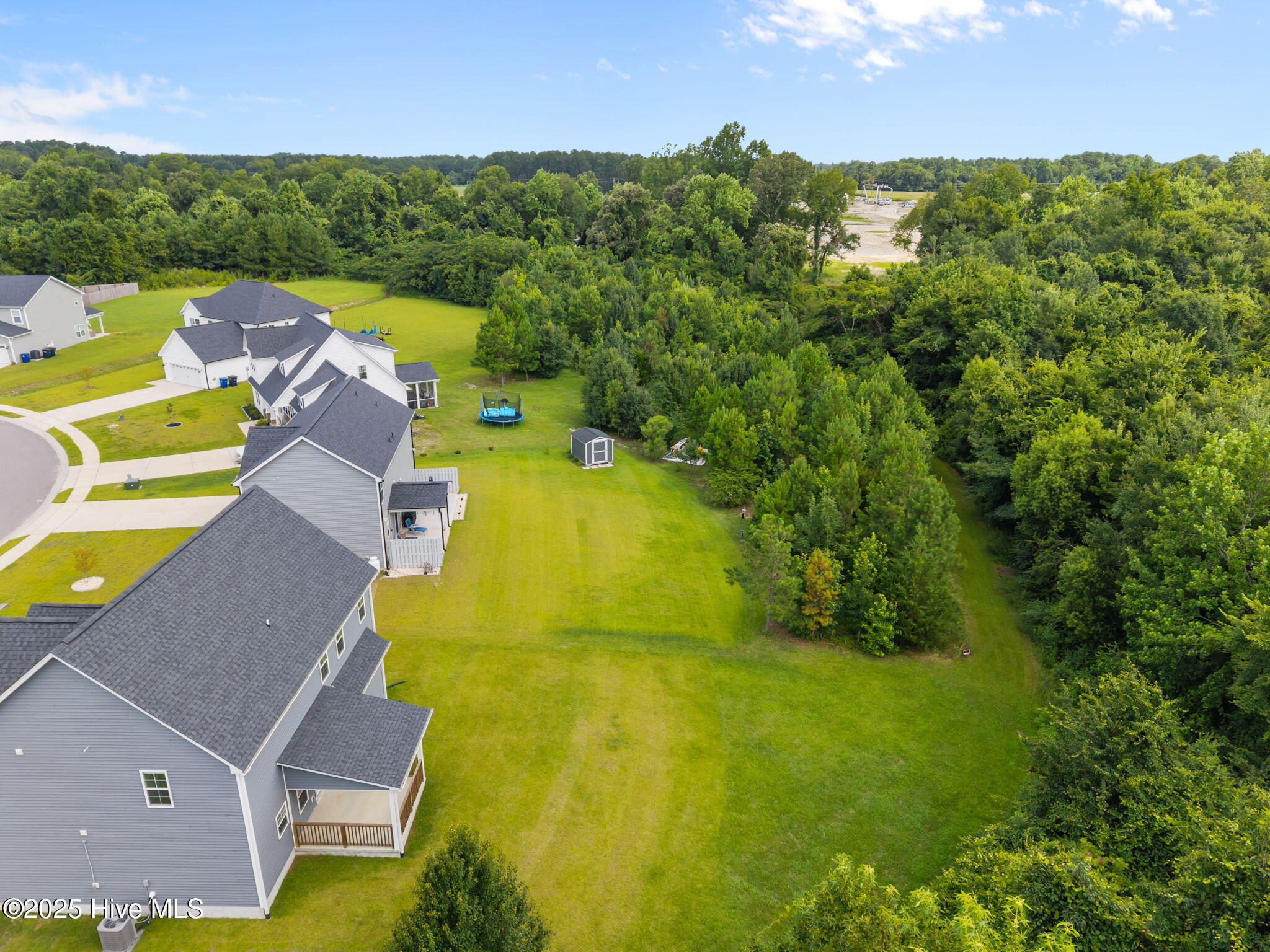 100519667 | Photo 33