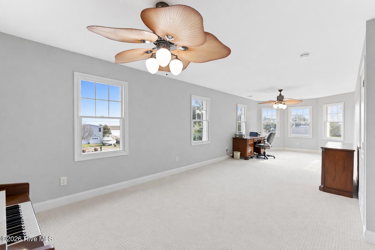 100551299 | Photo 34