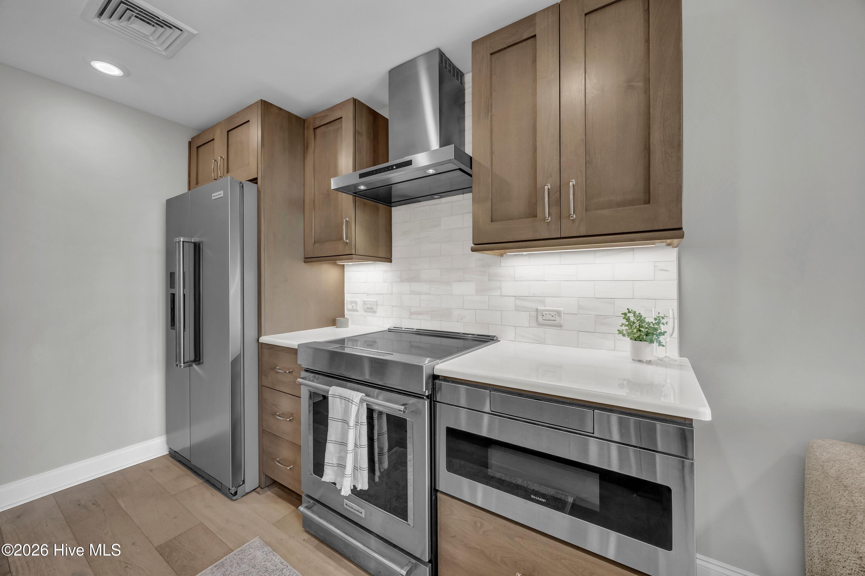 100567765 | Photo 13