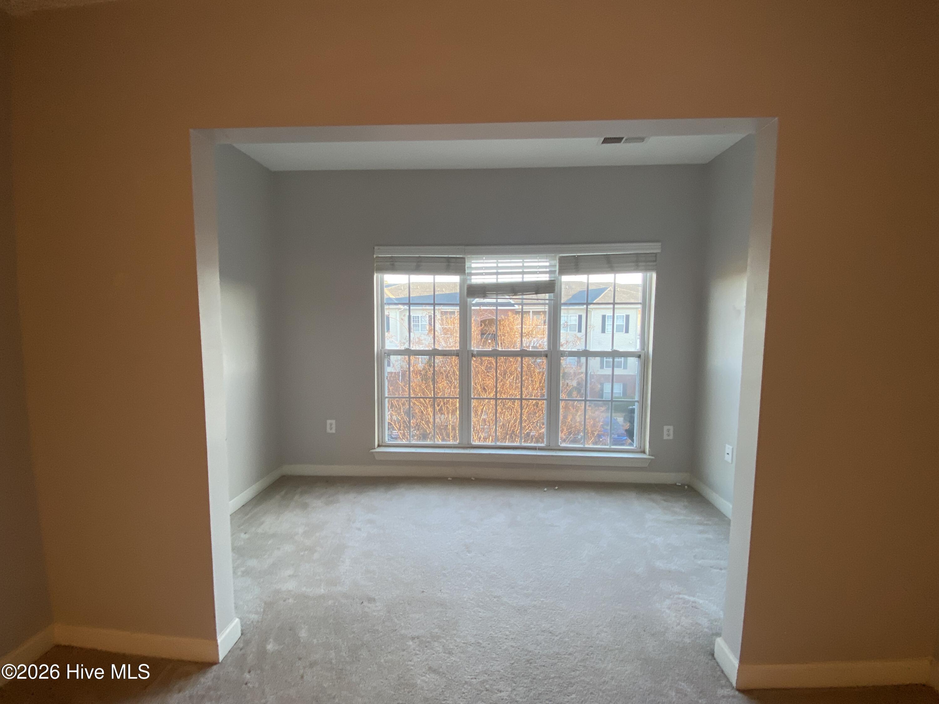 100549389 | Photo 10