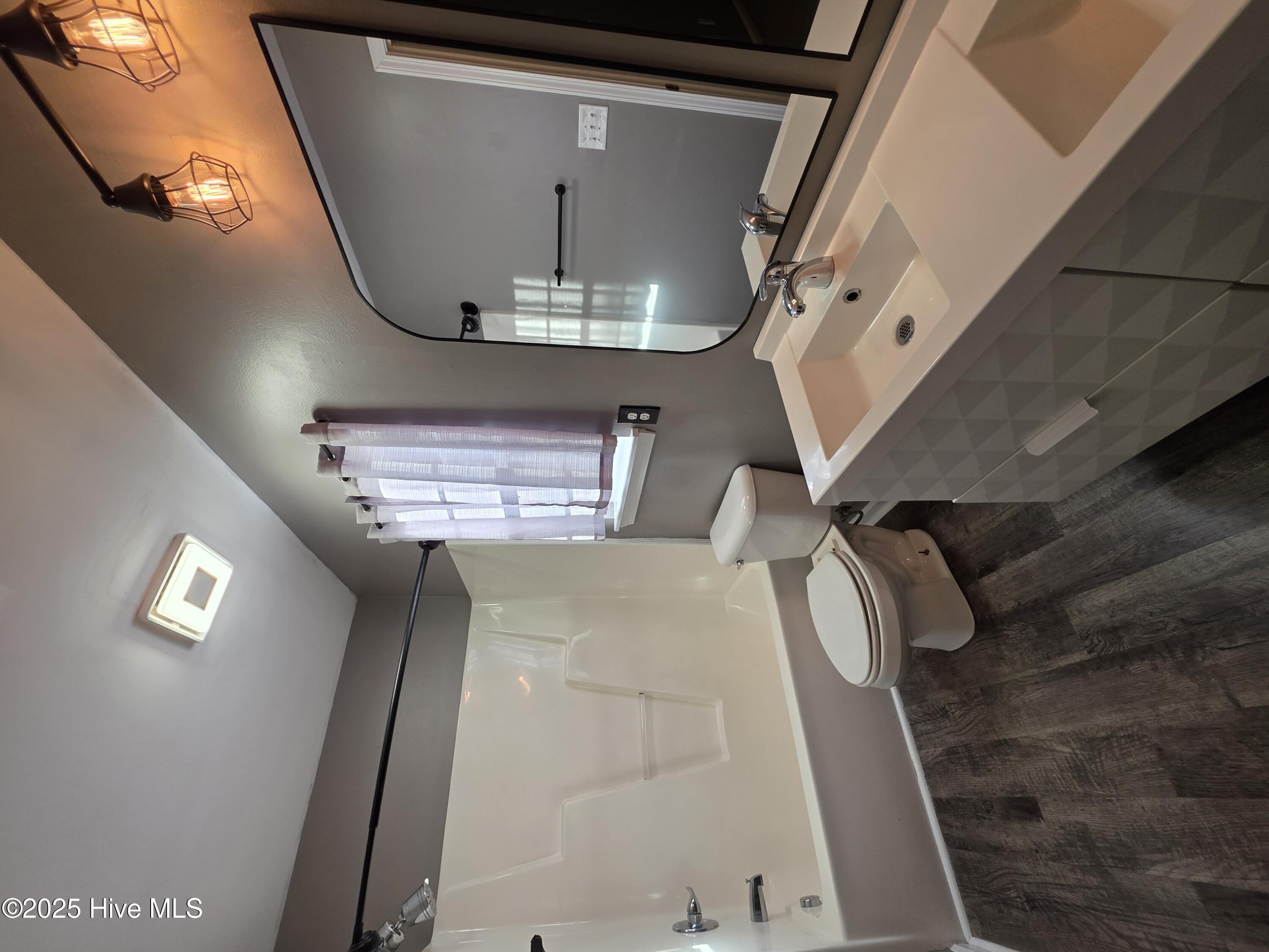 100546824 | Photo 17