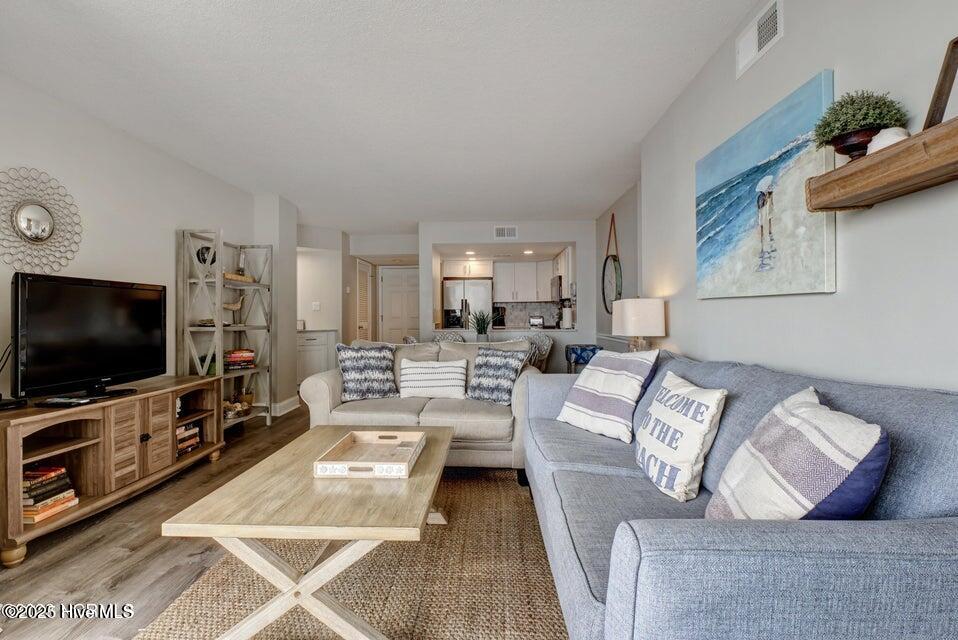 100517887 | Photo 13