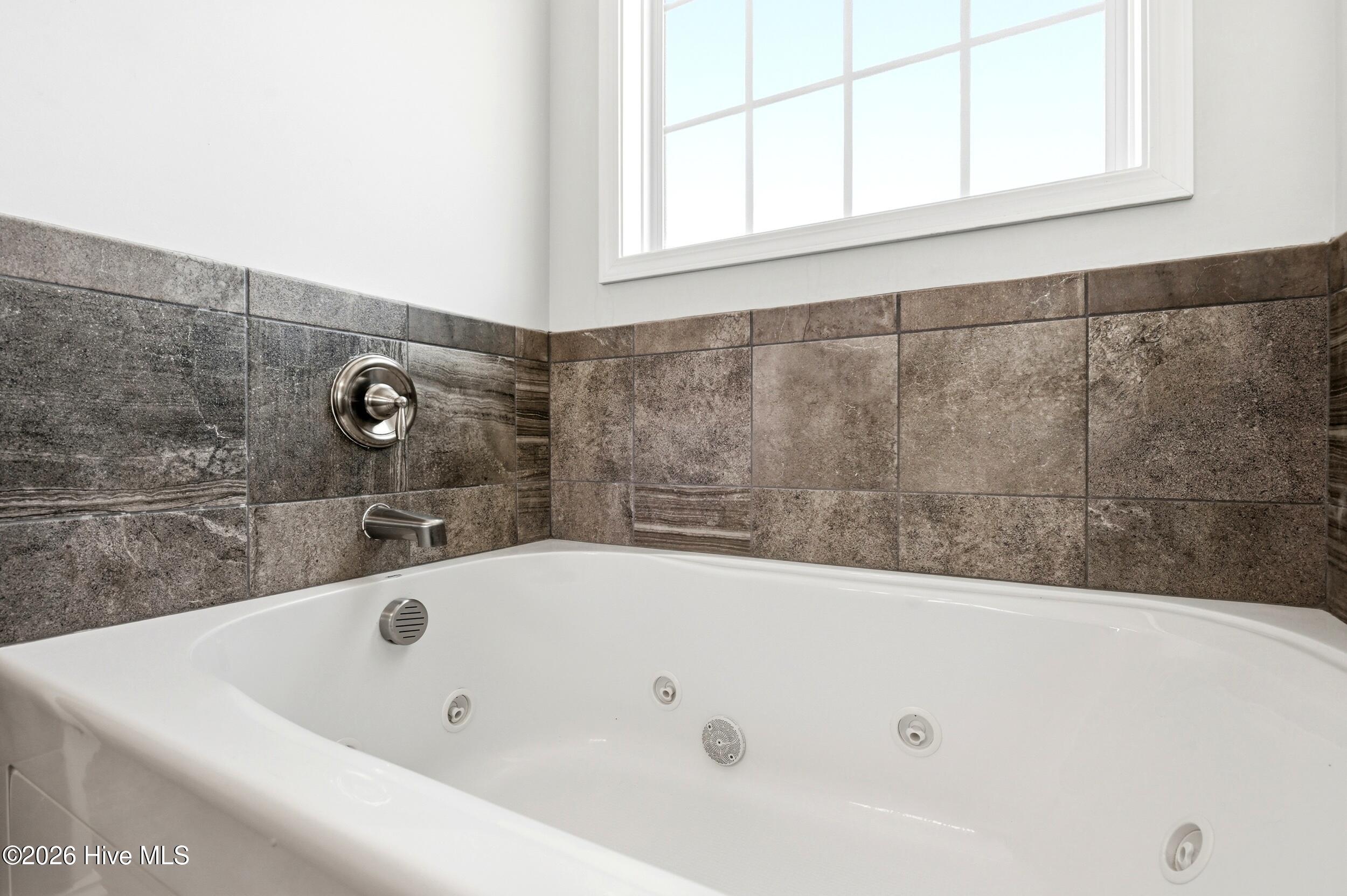 100567137 | Photo 25