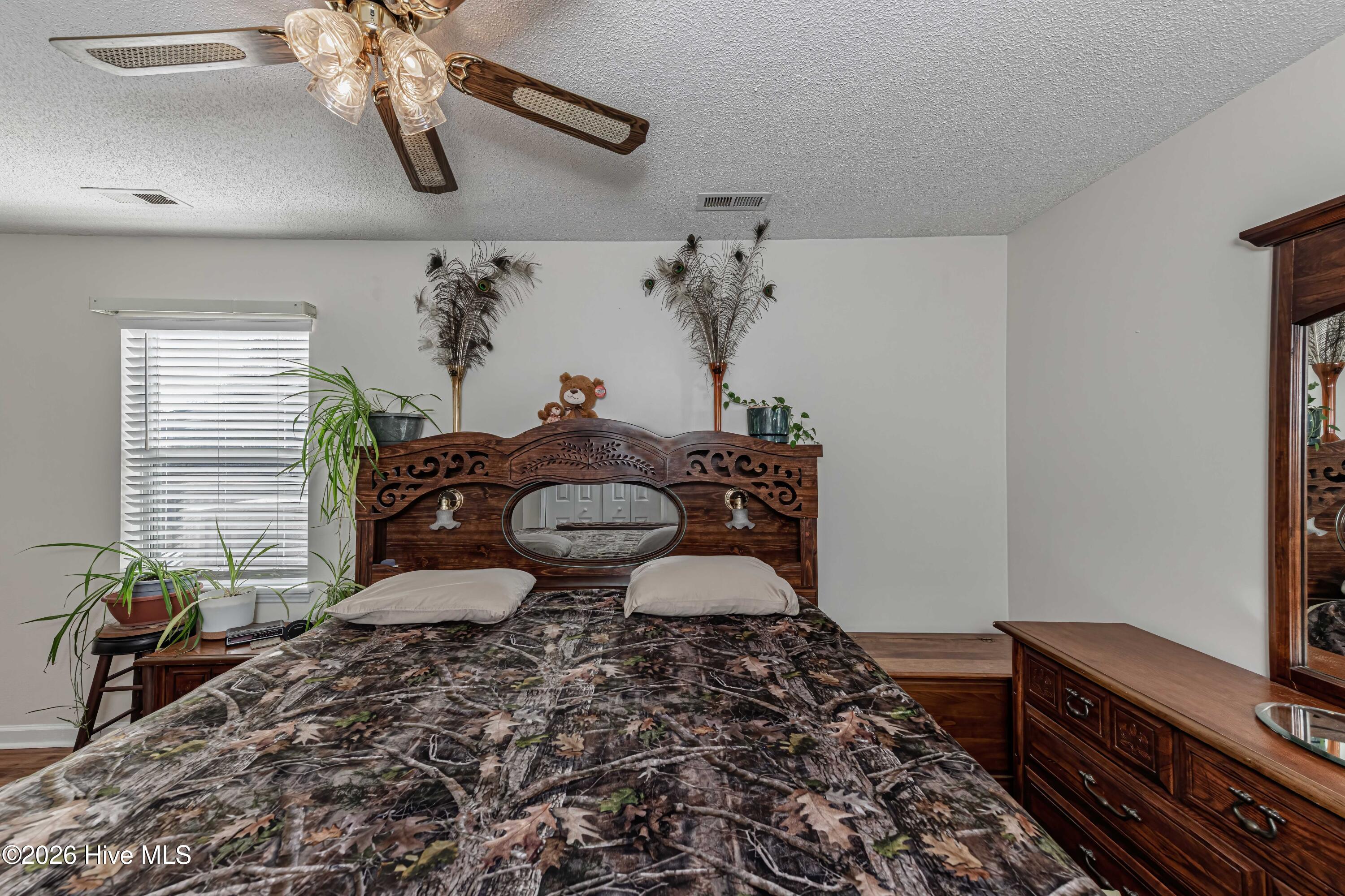 100550368 | Photo 36