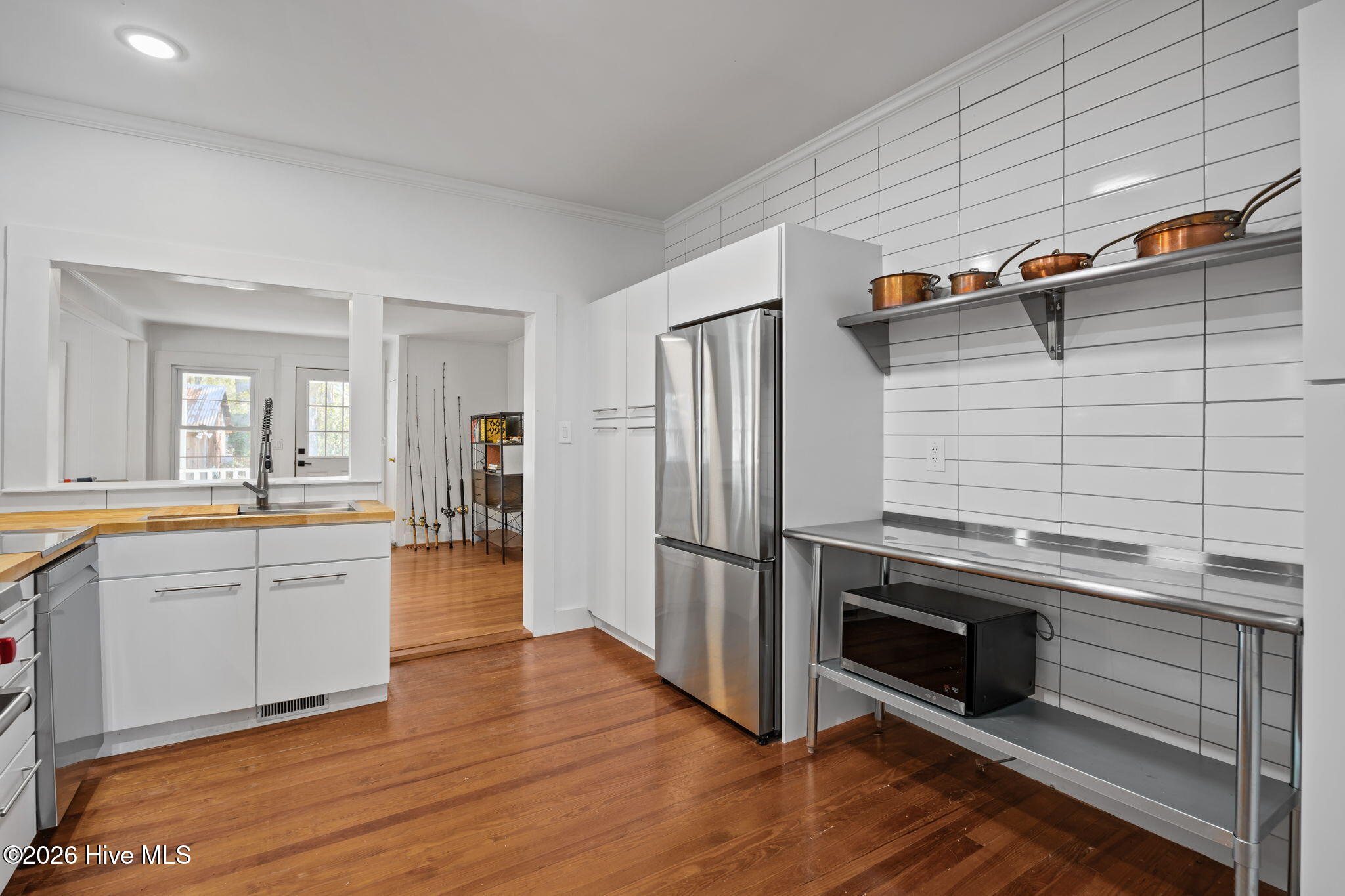 100560514 | Photo 18