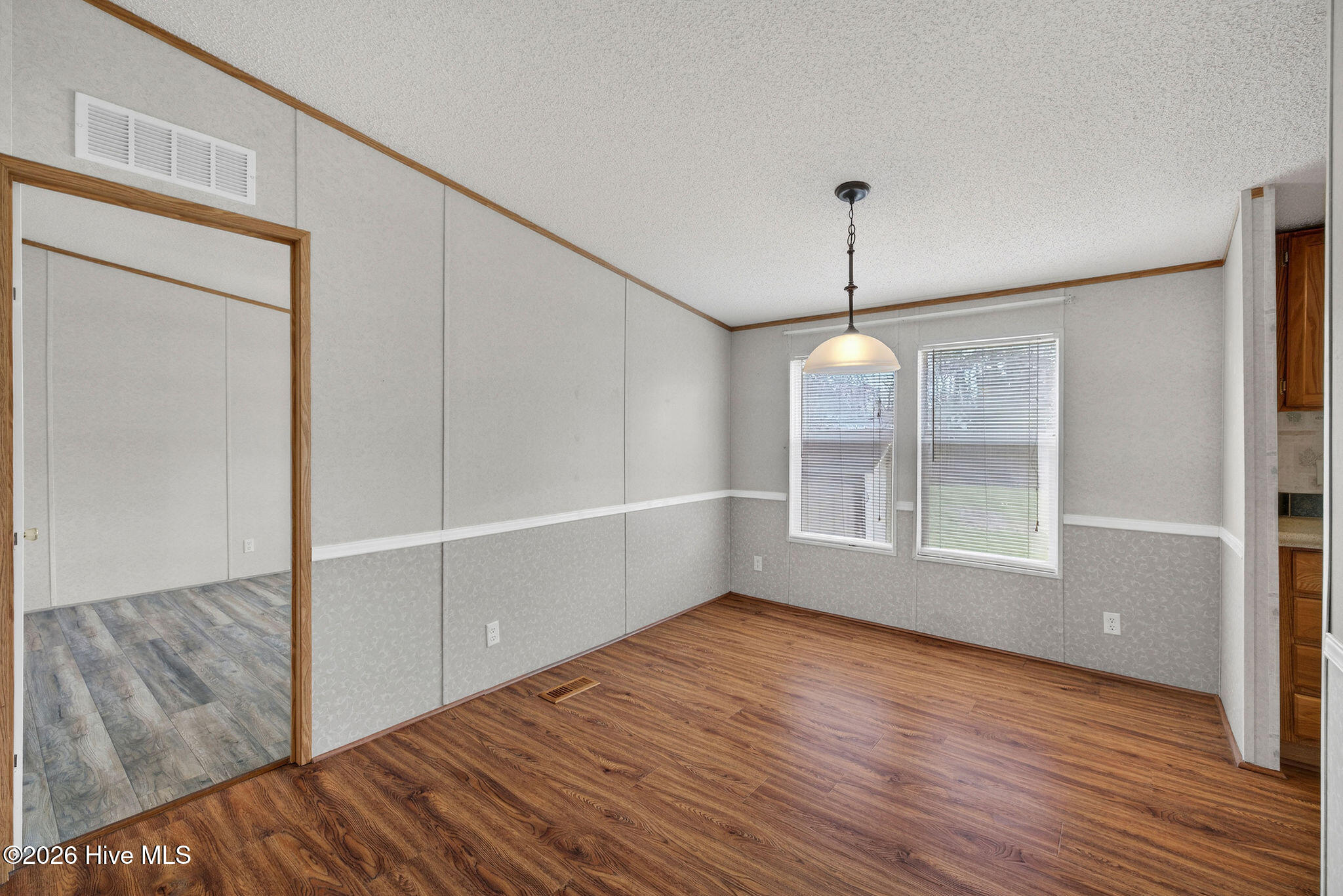 100559923 | Photo 16