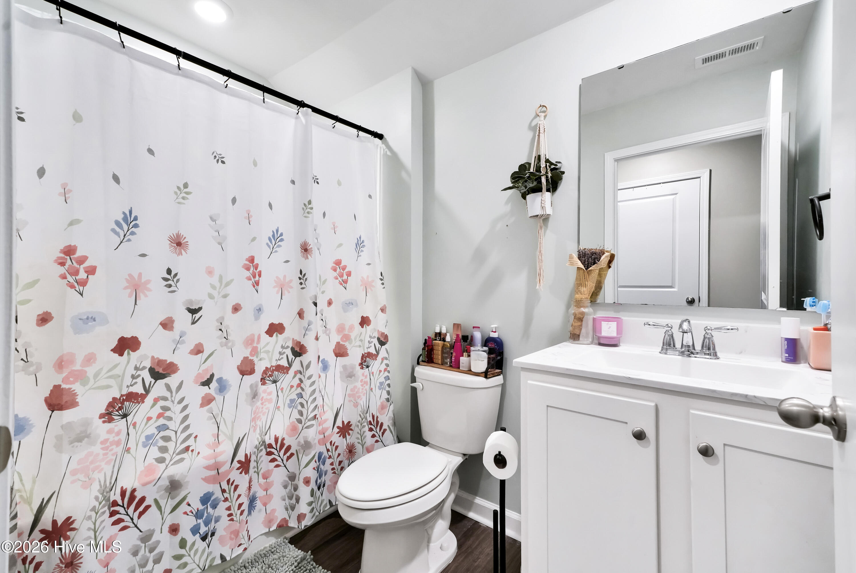 100563404 | Photo 28